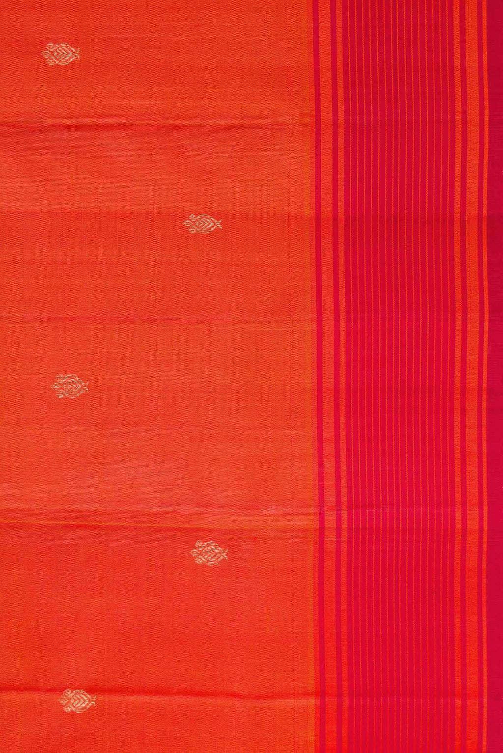 Border image of Orange Dual Tone Kanchipuram Silk Saree with Zari Butta on the body and Thread Border. 