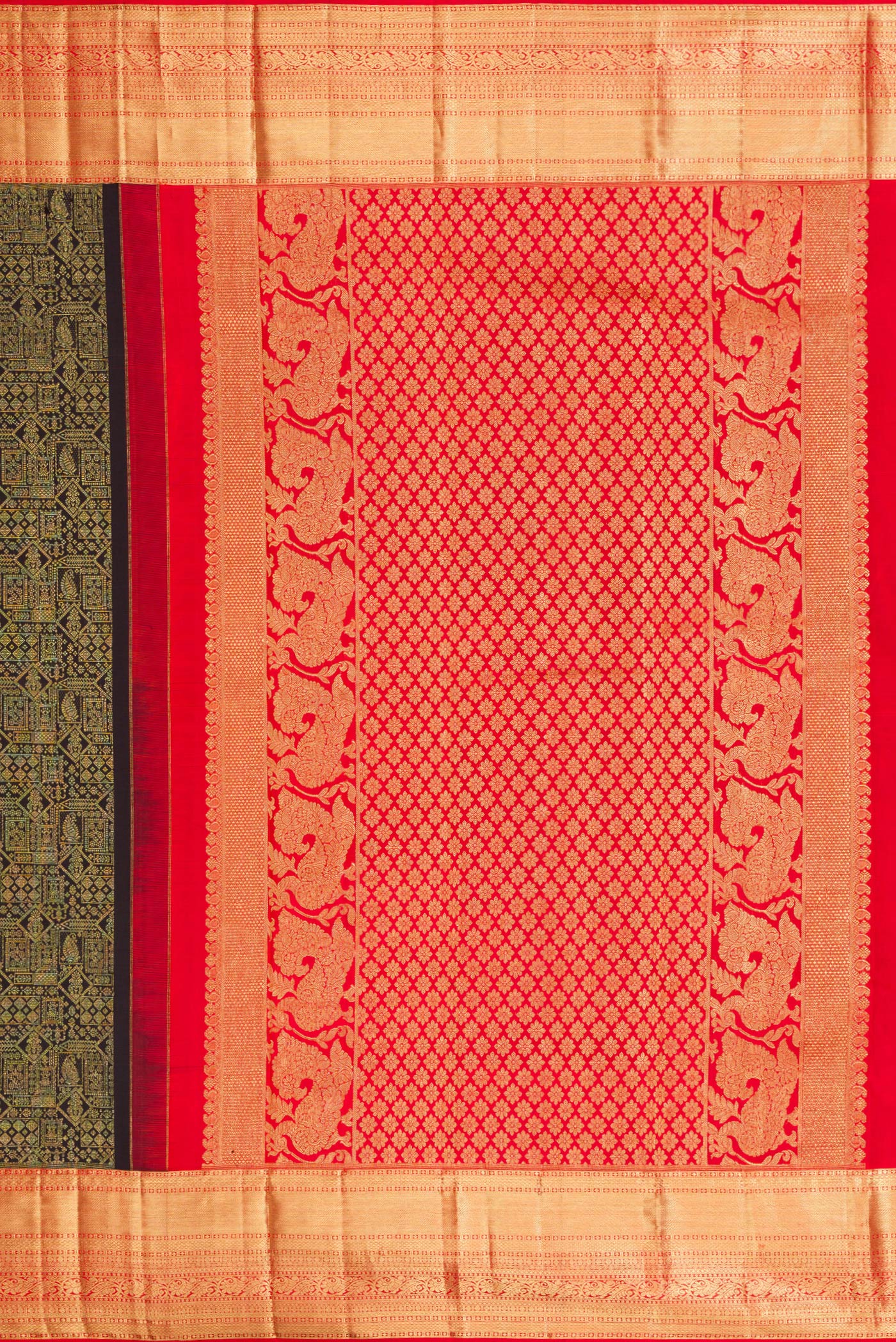 Close up image of the pallu of Black Dual Tone Kanjivaram Silk Saree with Zari Brocade on the body and Zari Border. 