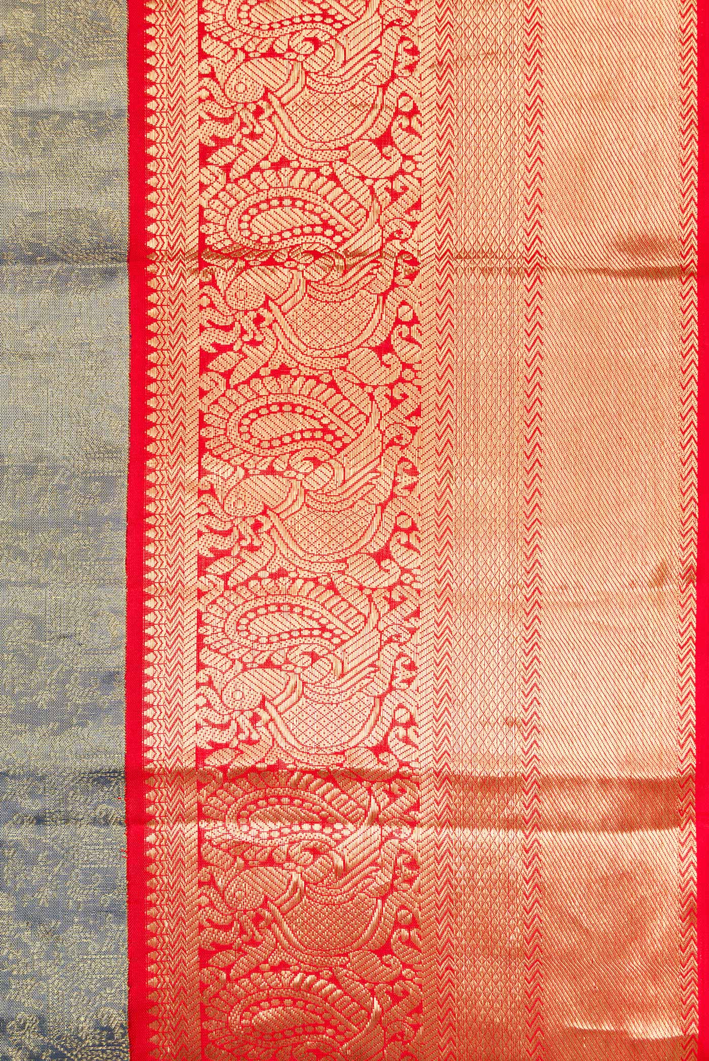Border image of Green Dual Tone Kanjivaram Tissue Silk Saree with Zari Brocade on the body and Zari Border. 