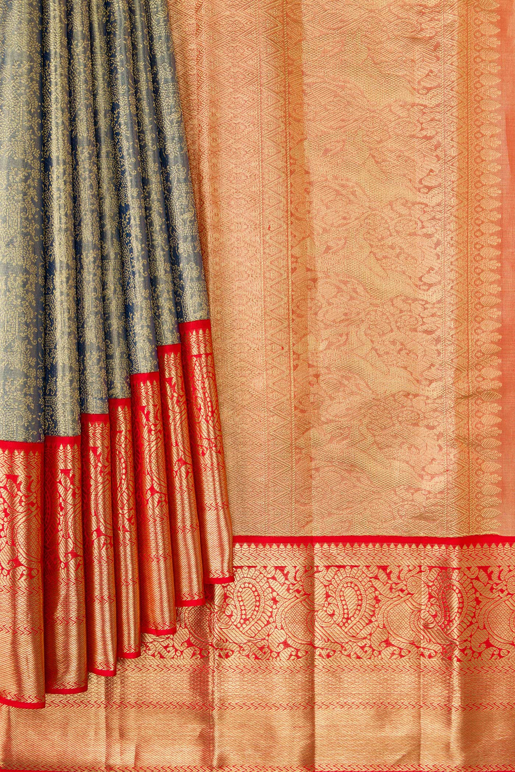 Pleats and pallu of Green Dual Tone Kanjivaram Tissue Silk Saree with Zari Brocade on the body and Zari Border. 