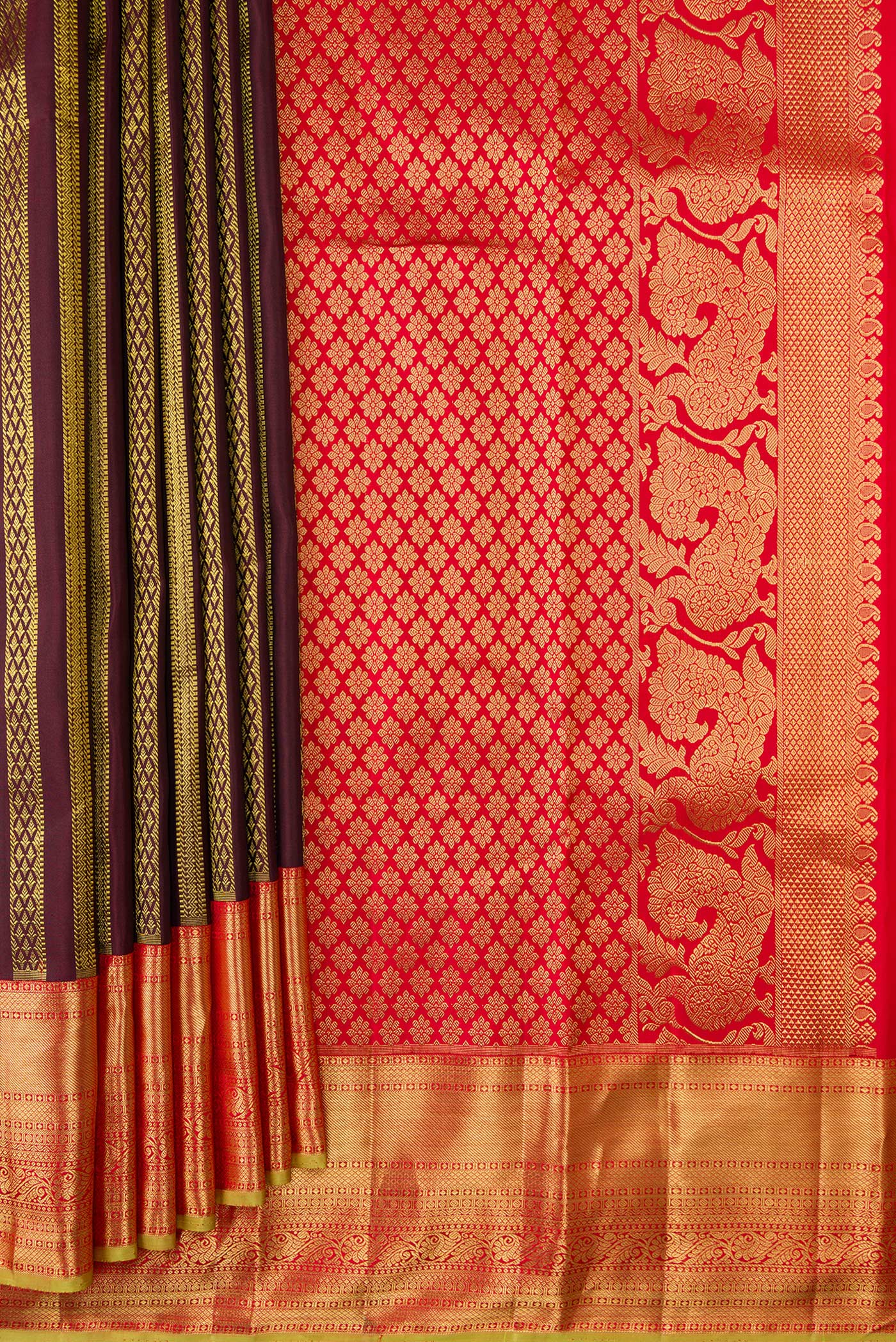 Pleats and pallu of Coffee Brown Dual Tone Kanjivaram Silk Saree with Zari Brocade on the body and Zari Border. 