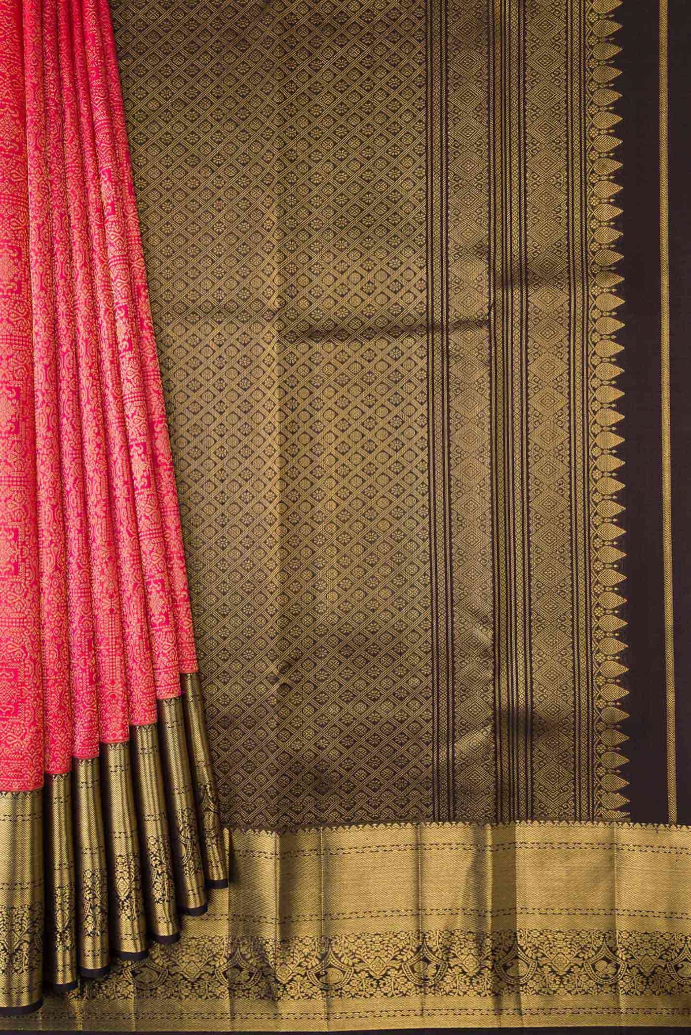 Pleats and pallu of Pink Dual Tone Kanchipuram Saree with Zari Brocade on the body and Zari Border