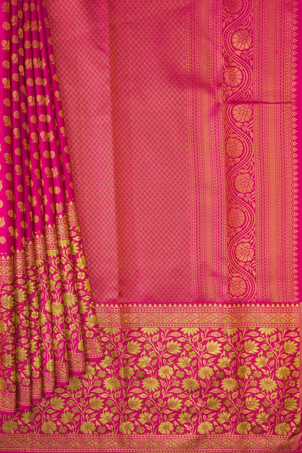 Pleats and pallu of Pink Dual Tone Kanjivaram Silk Saree with Zari Brocade on the body and Zari Border. 