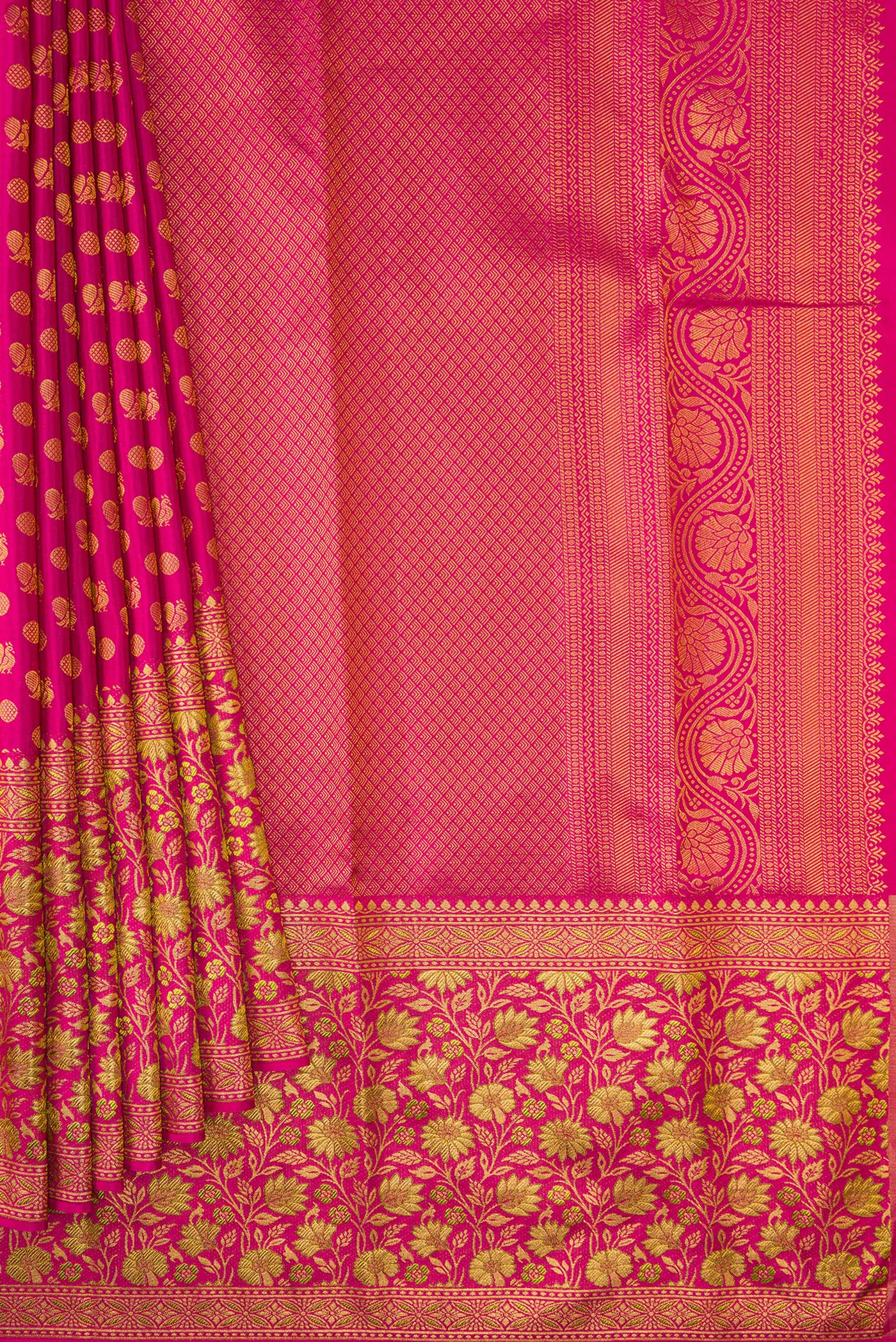 Pleats and pallu of Pink Dual Tone Kanjivaram Silk Saree with Zari Brocade on the body and Zari Border. 