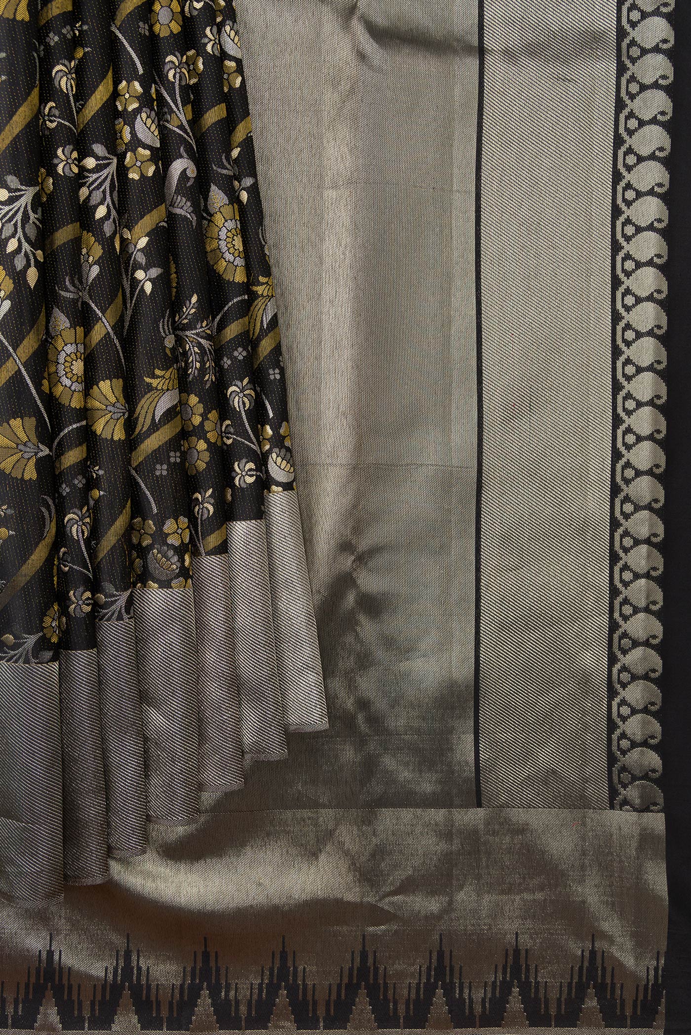 Pleats and pallu of Black Dual Tone Kanjivaram Silk Saree with Zari Brocade on the body and Zari Border. 