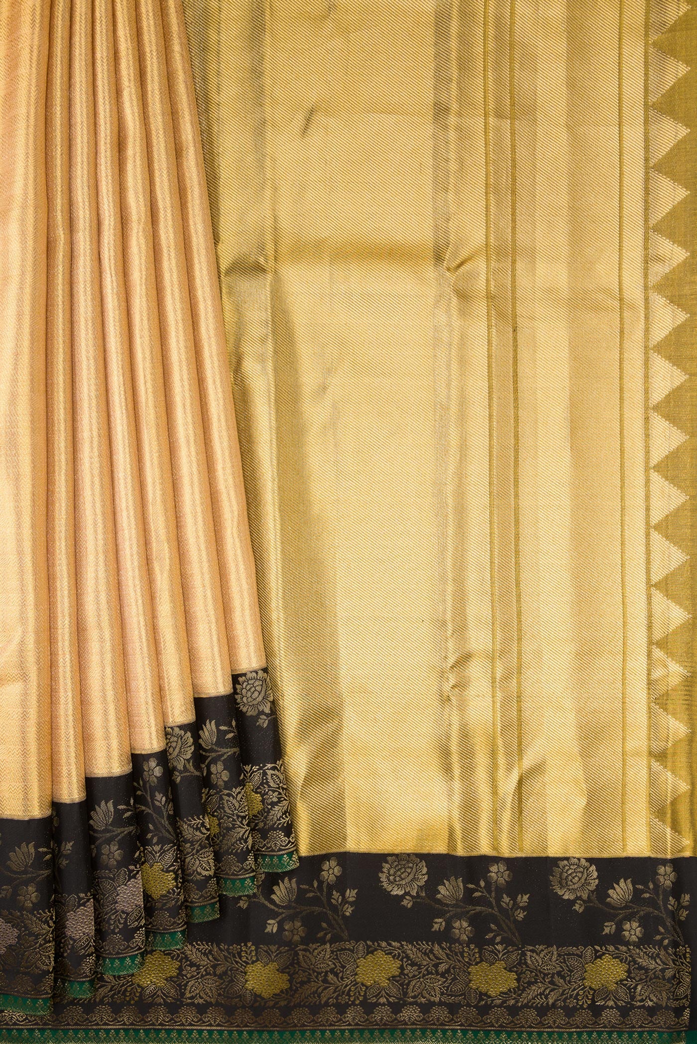 Pleats and pallu of Gold Dual Tone Kanjivaram Tissue Silk Saree with Zari Brocade on the body and Fancy Border. 