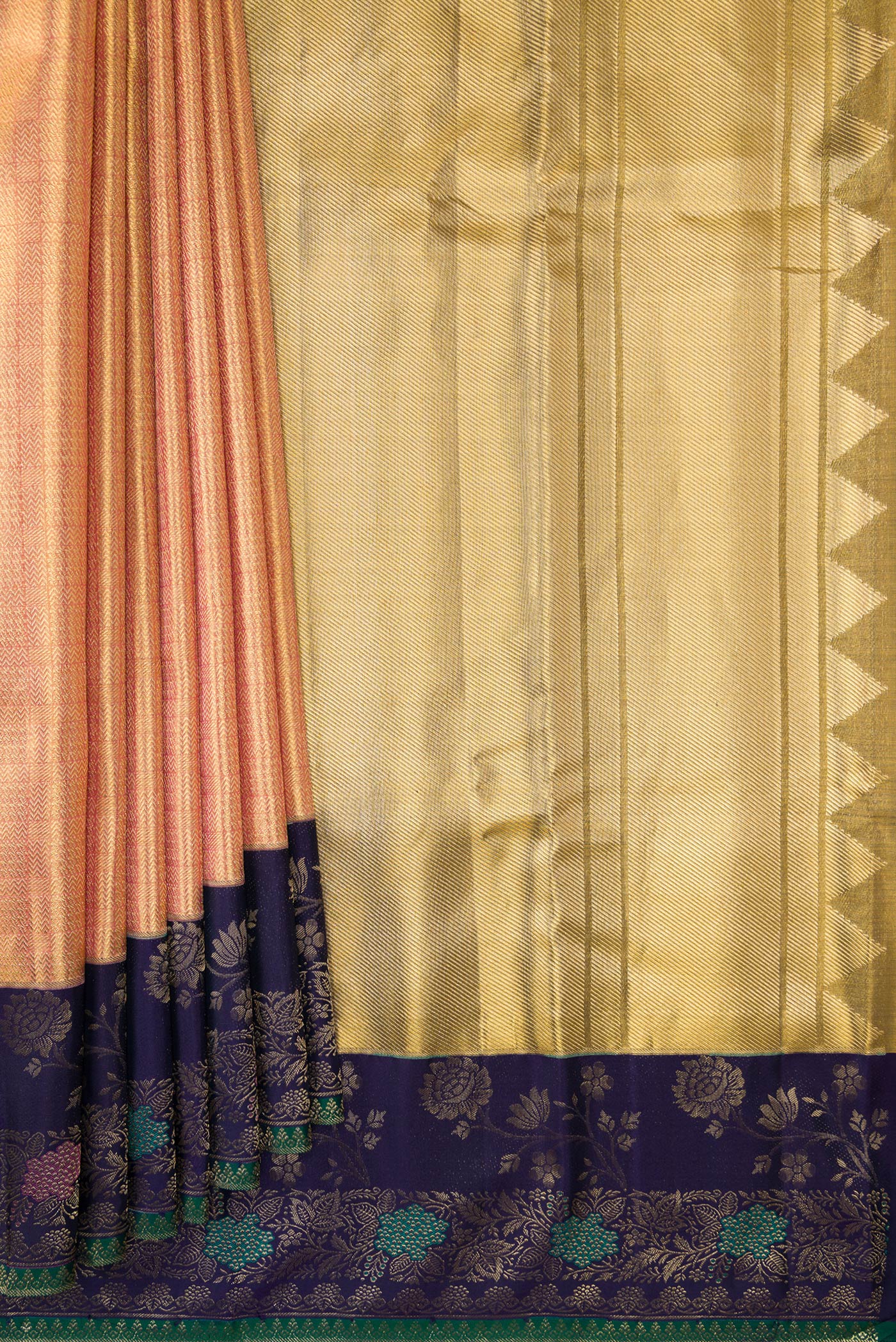 Pleats and pallu of Gold Dual Tone Kanjivaram Tissue Silk Saree with Zari Brocade on the body and Fancy Border. 