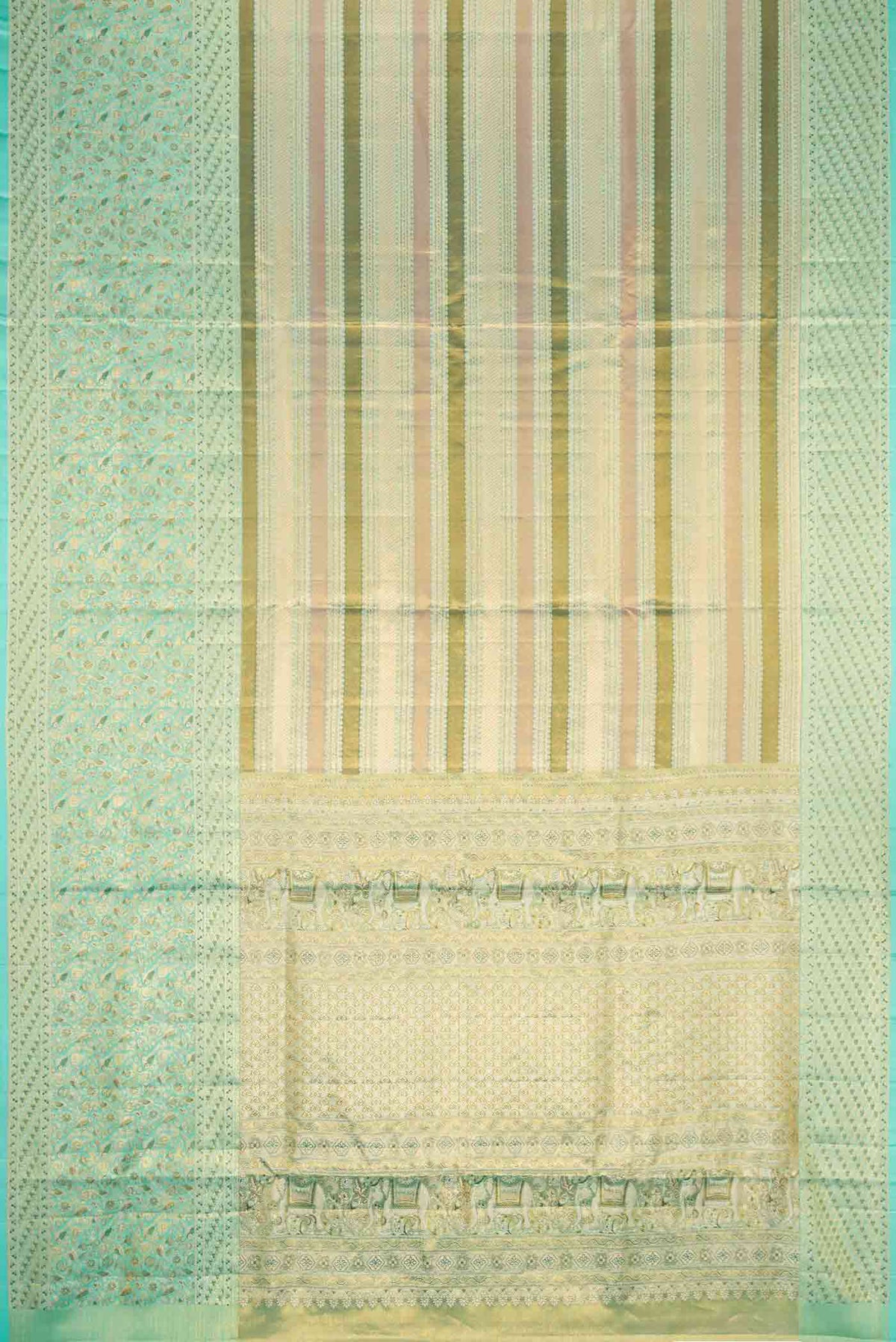 Flat view of Green Dual Tone Kanchipuram Tissue Silk Saree with Zari Brocade on the body and Zari Border