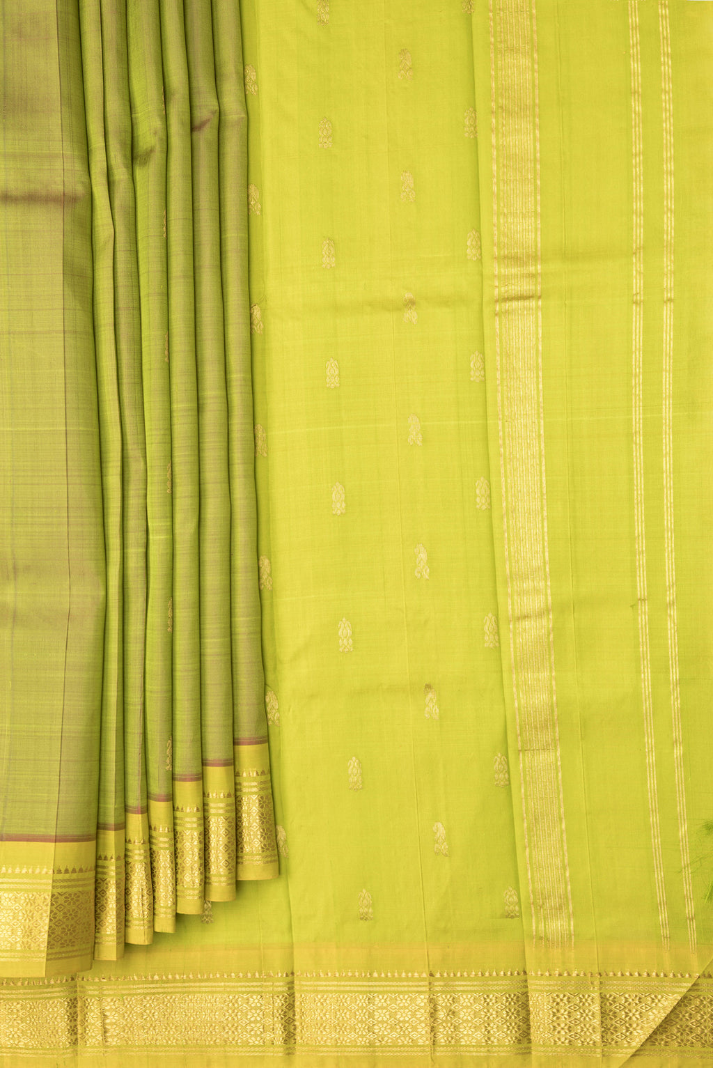 Pleats and pallu of Mehandi Green Dual Tone Kanjivaram Silk Saree with Zari Butta on the body and One Side Border. 