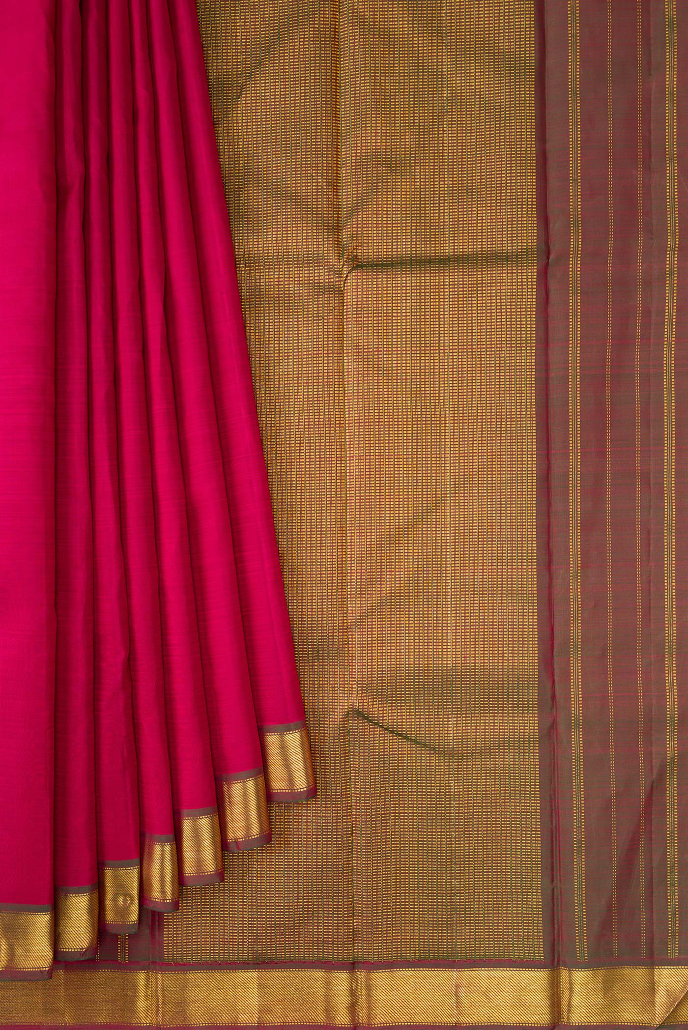 Pleats and pallu of Maroon Dual Tone Kanjivaram Silk Saree with Plain Body and Zari Border. 