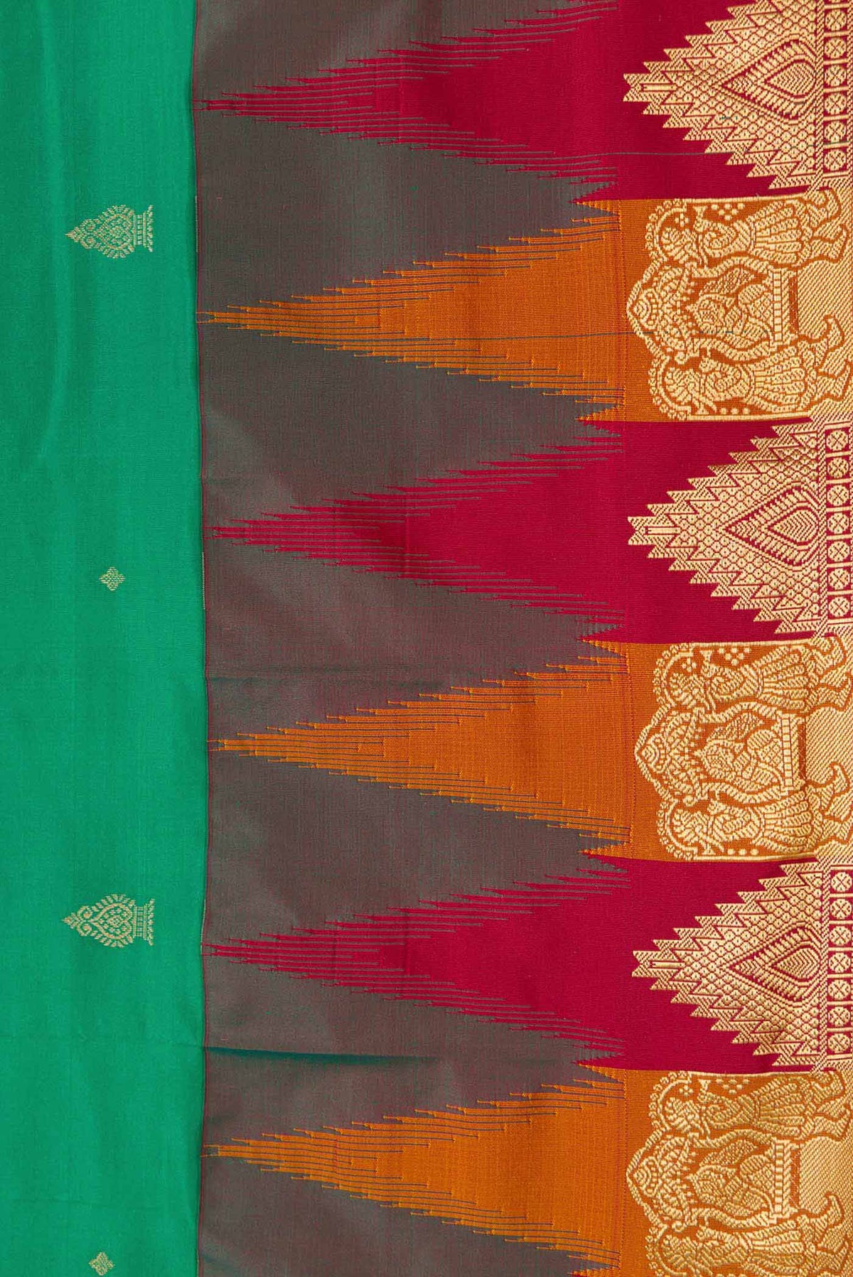 Border image of Green Bangalore Silk Saree with Zari Butta on the body and Temple Border