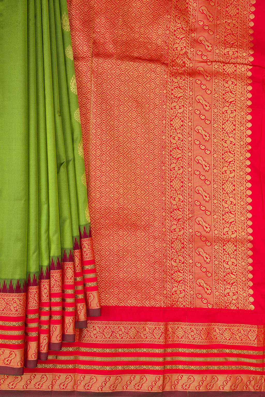 Pleats and pallu of Pure Silk Mehandi Green Bangalore Saree with Zari Butta on the body and Temple Border. 