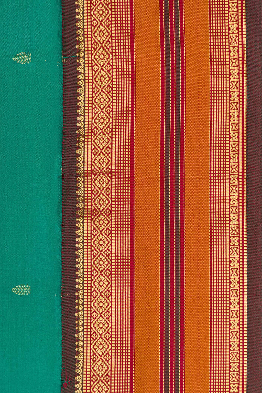 Border image of Green Dual Tone Kanchipuram Silk Saree with Zari Butta on the body and Zari Border. 