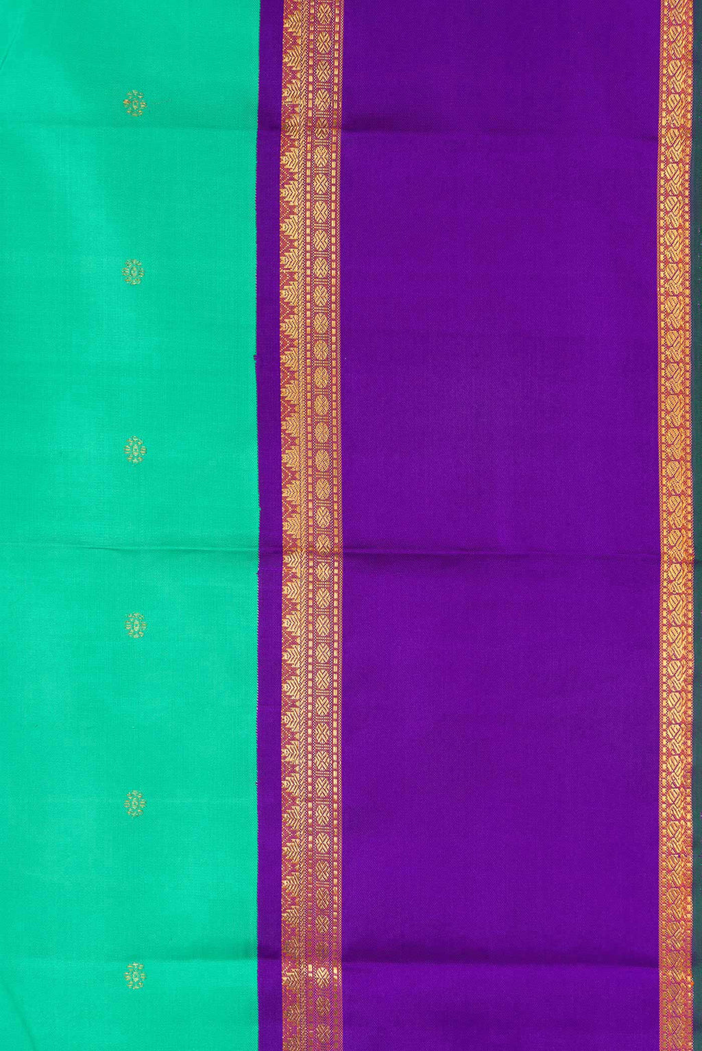 Border image of Sea Green Dual Tone Kanjivaram Silk Saree with Zari Butta on the body and Zari Border. 
