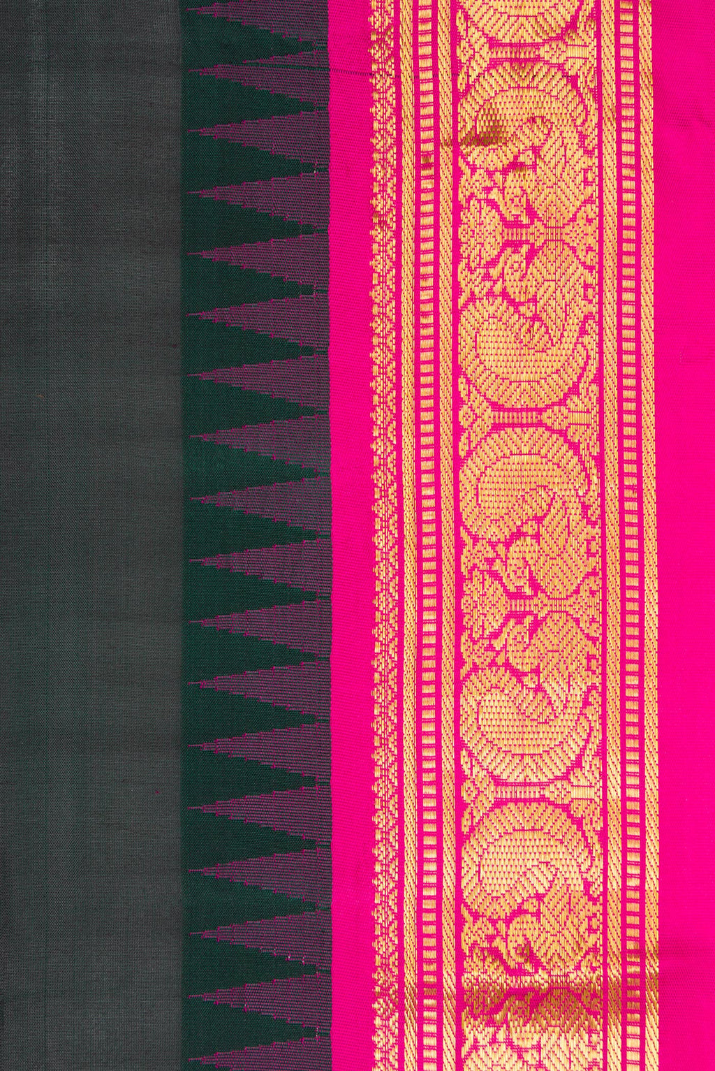 Border image of Black Dual Tone Kanjivaram Silk Nine Yards Saree with Plain Body and Zari Border. 