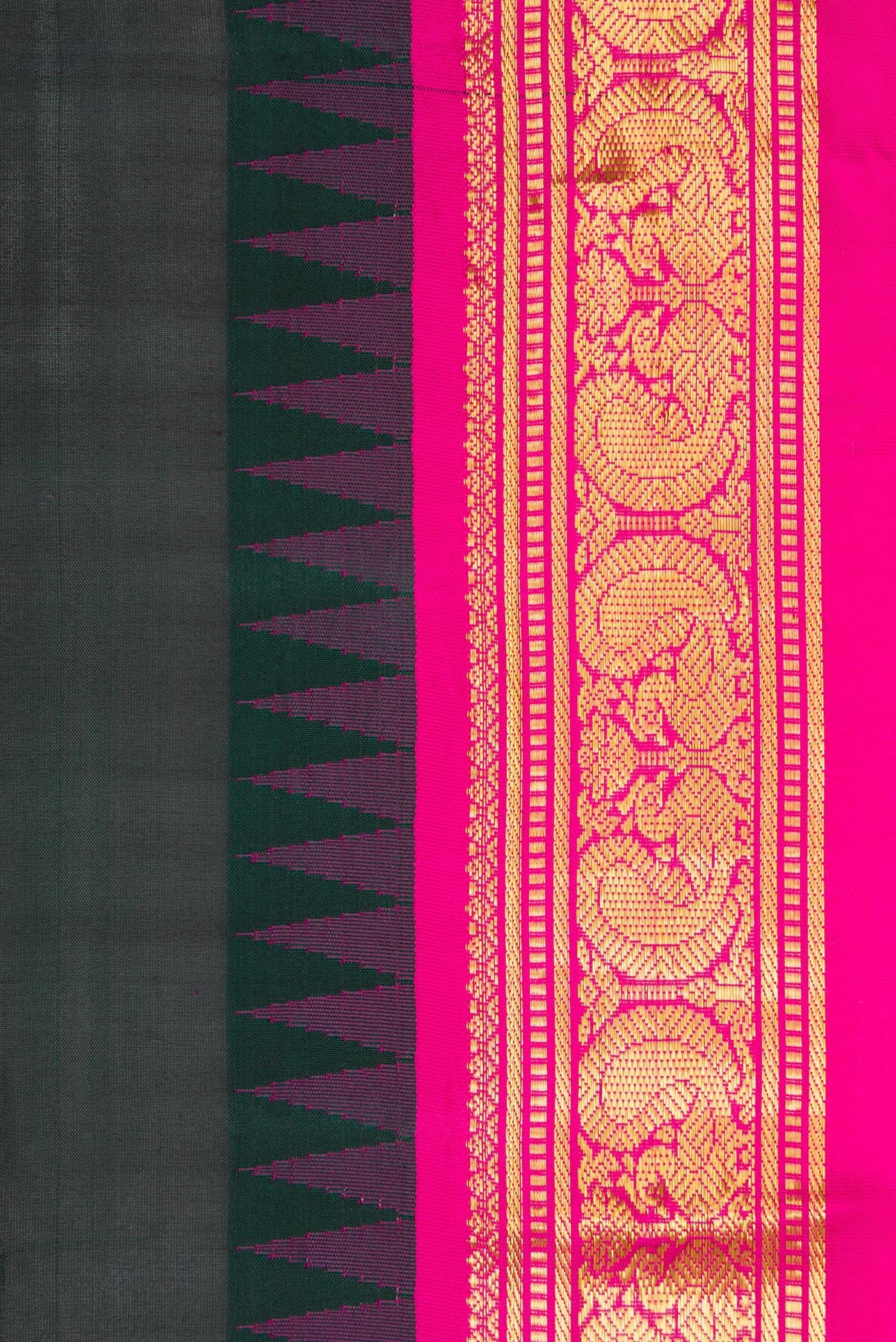 Border image of Black Dual Tone Kanjivaram Silk Nine Yards Saree with Plain Body and Zari Border. 
