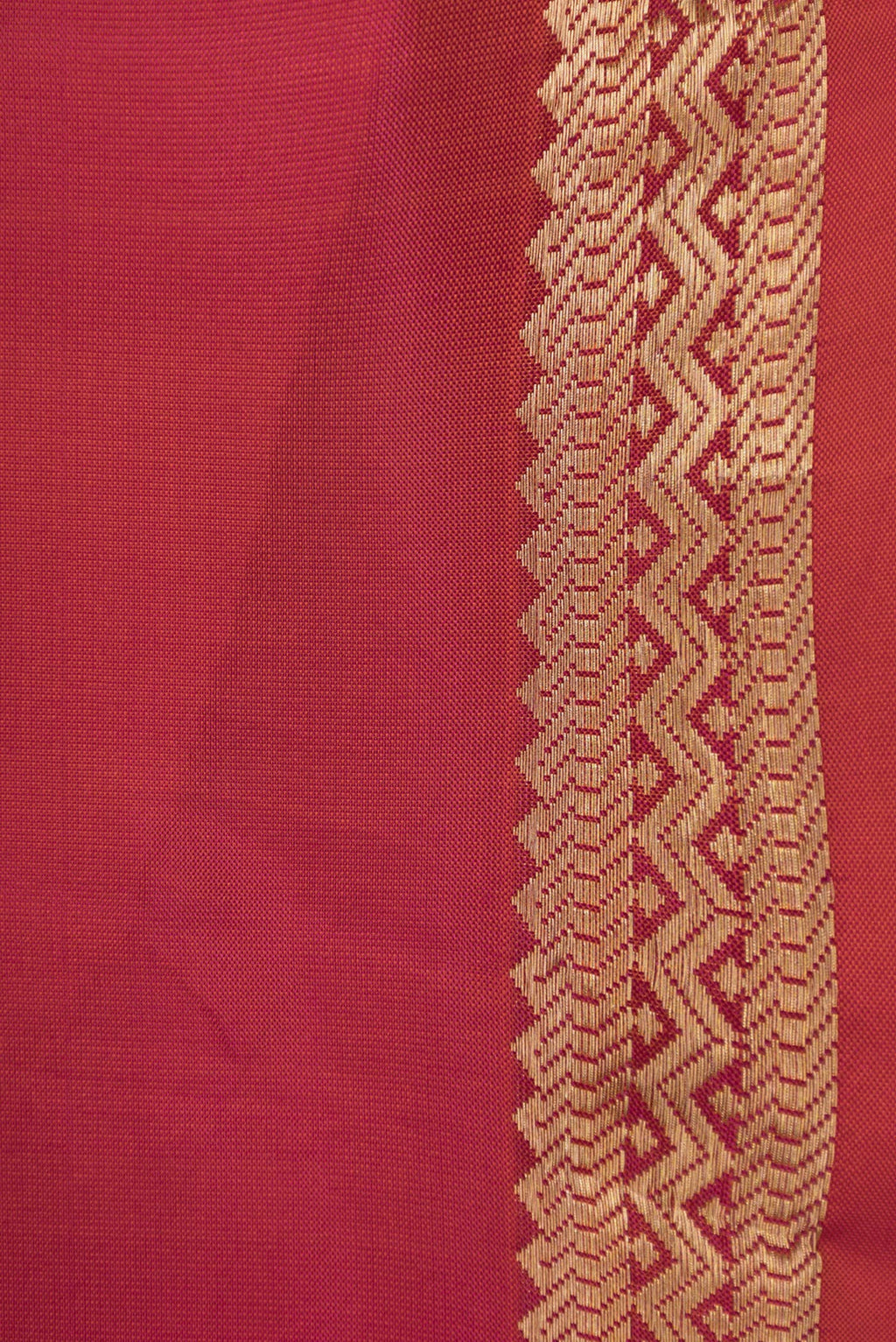 Border image of Pink Dual Tone Kanjivaram Silk Saree with Zari Butta on the body and Zari Border. 