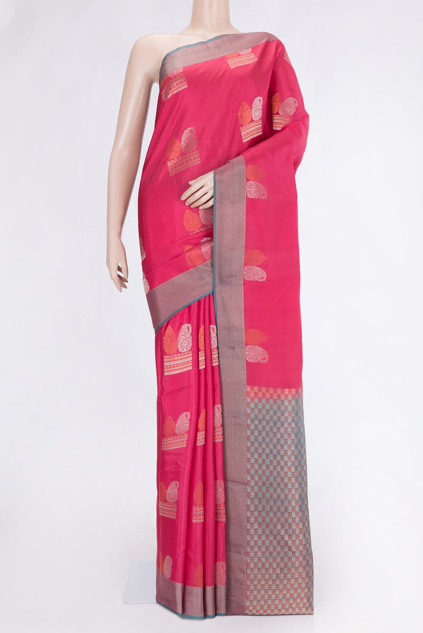 Pink Dual Tone Kanchipuram Silk Saree with Zari Butta on the body and Zari Border.  displayed on a mannequin