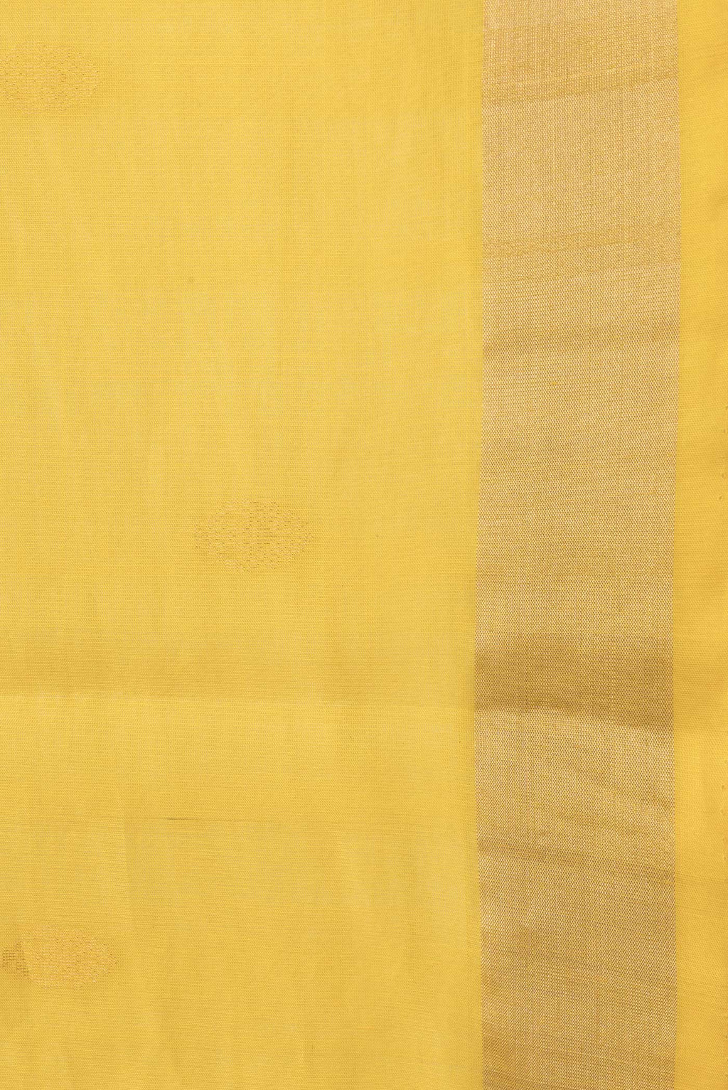 Border image of Yellow Dual Tone Silk Cotton Saree with Zari Butta on the body and Zari Border. 