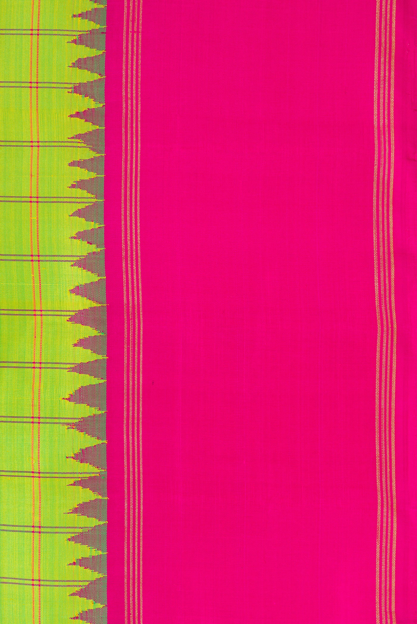 Border image of Parrot Green Dual Tone Kanchipuram Silk Saree with Checked design on the body and Zari And Thread Border. 