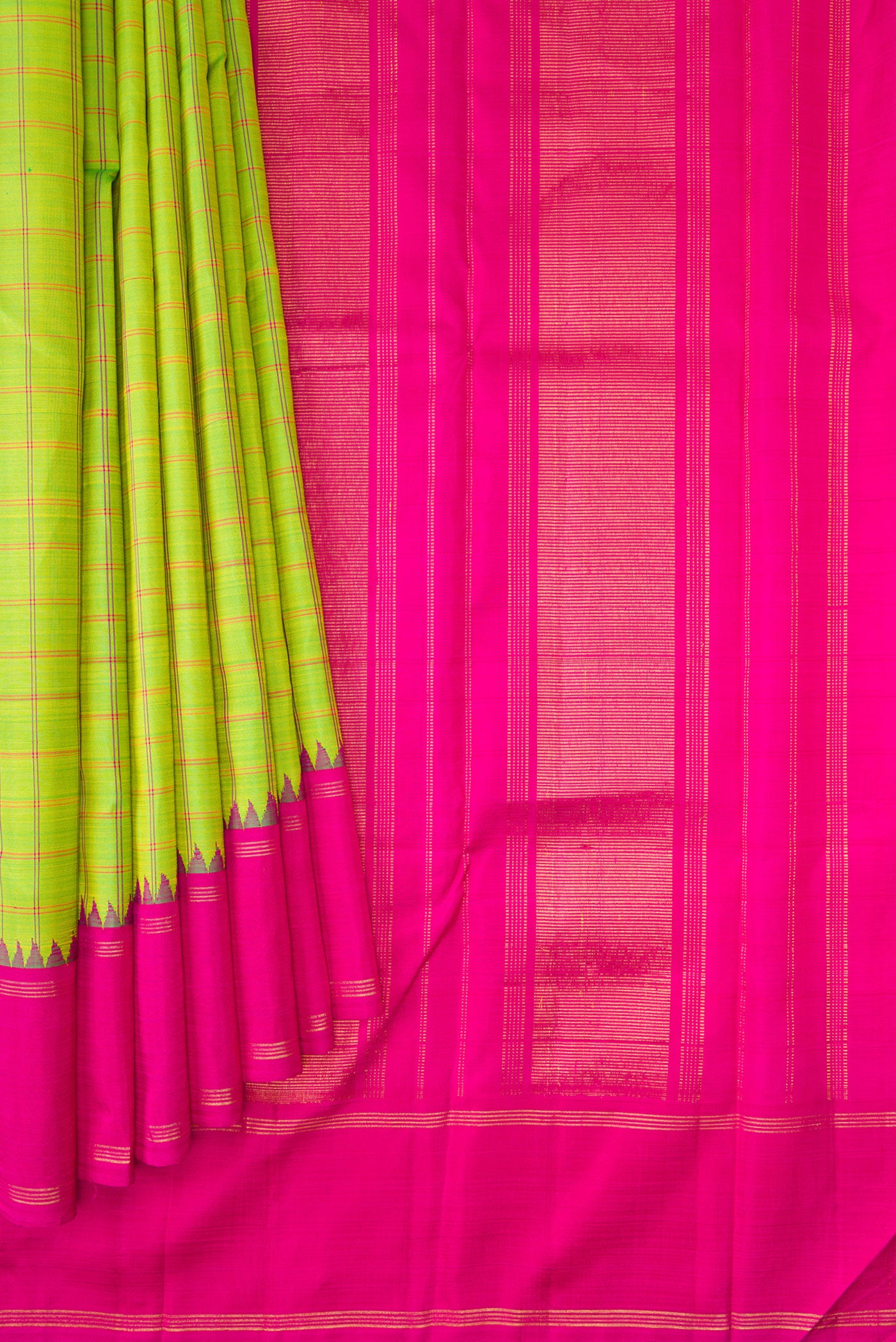 Pleats and pallu of Parrot Green Dual Tone Kanchipuram Silk Saree with Checked design on the body and Zari And Thread Border. 