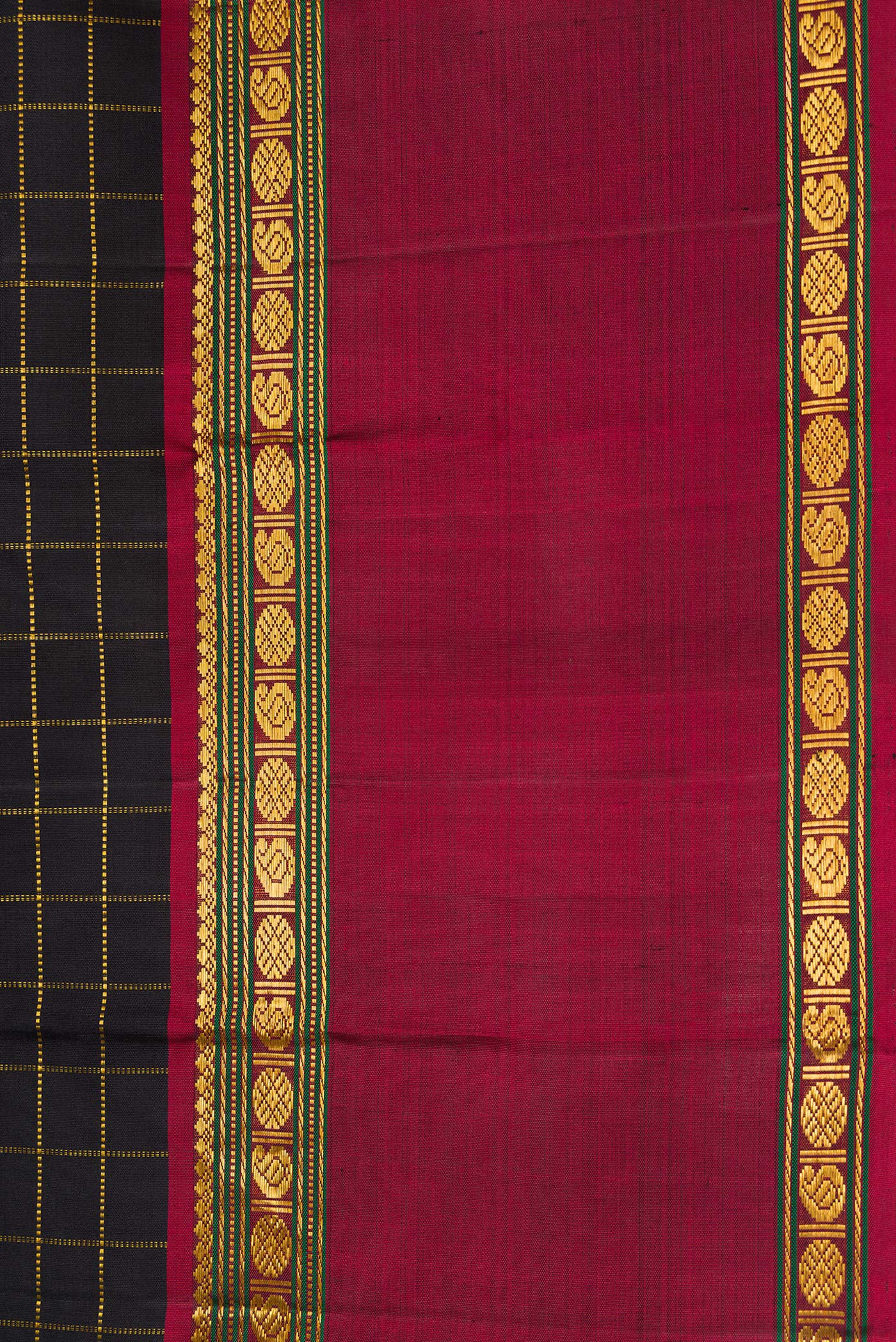 Border image of Black Dual Tone Kanchipuram Silk Saree with Checked design on the body and Ganga Jamuna Border. 