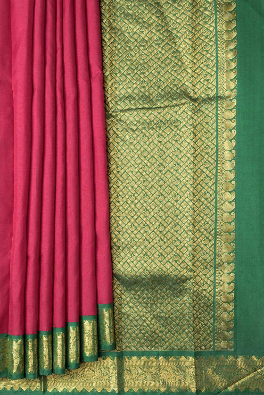 Pleats and pallu of Pink Dual Tone Kanjivaram Silk Saree with Plain Body and Zari Border. 