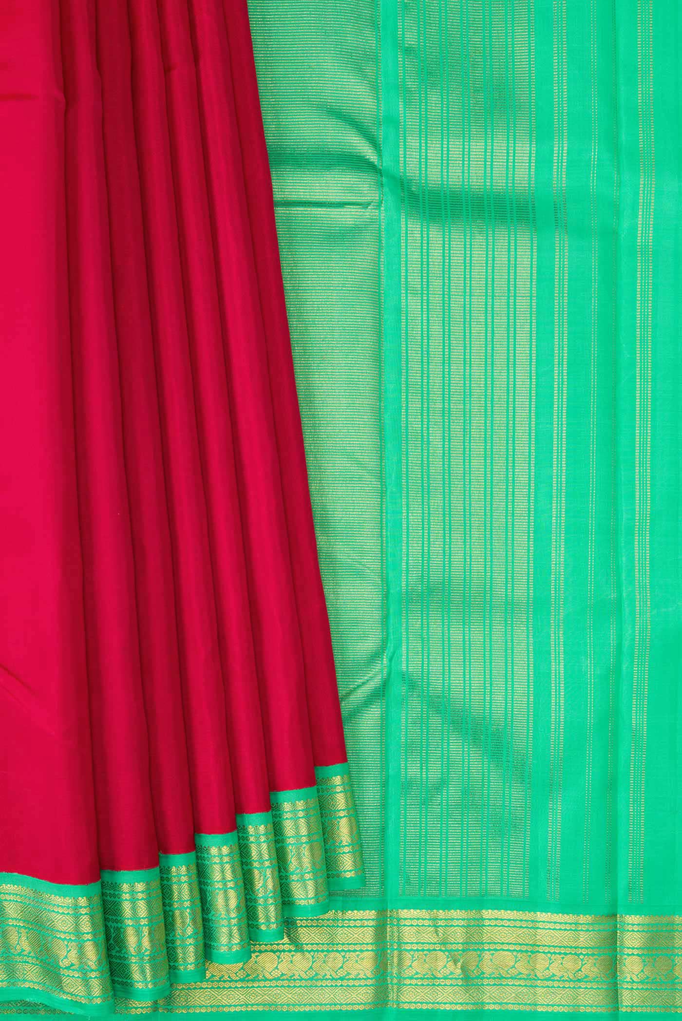 Pleats and pallu of Red Dual Tone Kanjivaram Silk Saree with Plain Body and Zari Border. 
