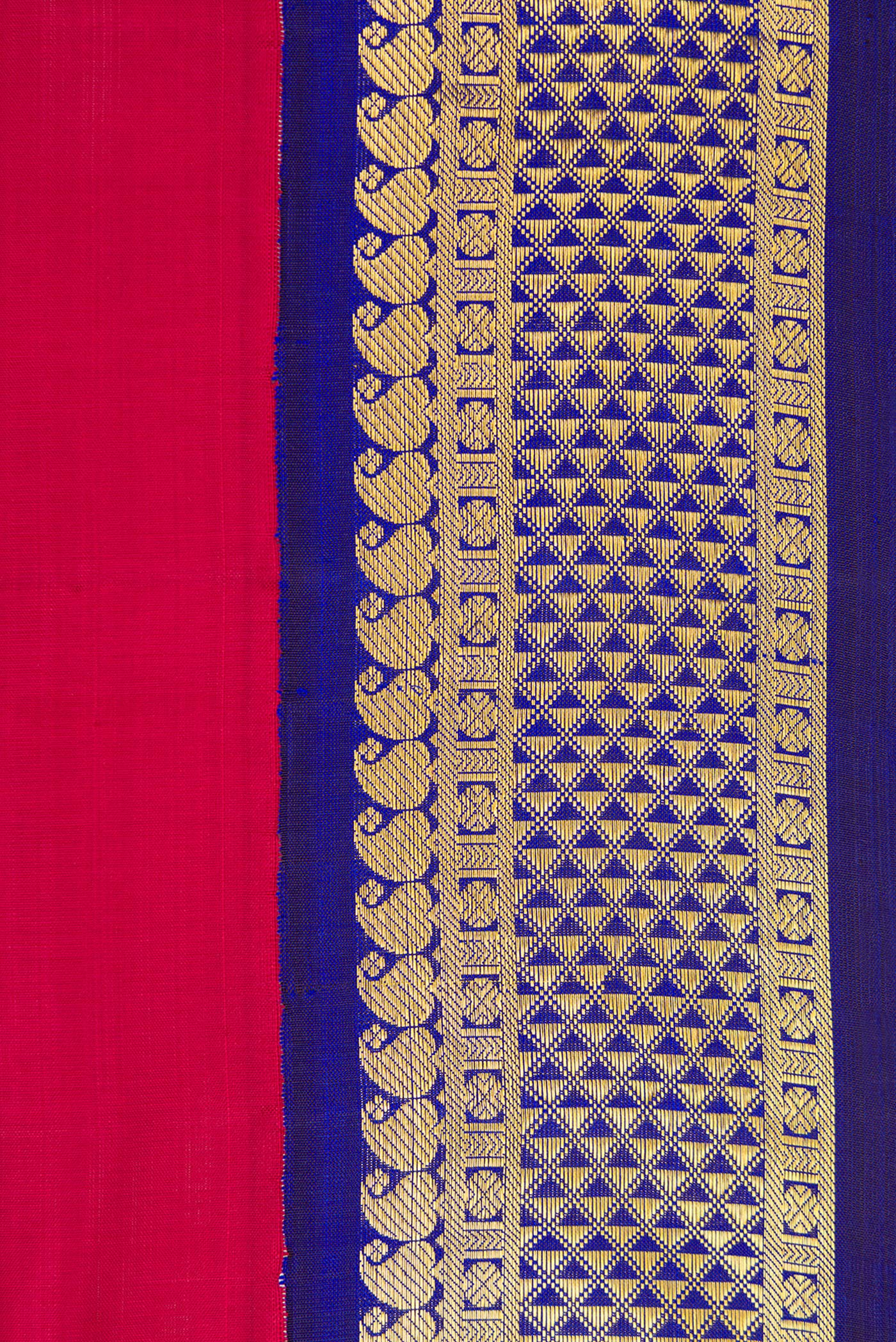 Border image of Maroon Dual Tone Kanchipuram Silk Nine Yards Saree with Zari Butta on the body and Zari Border. 