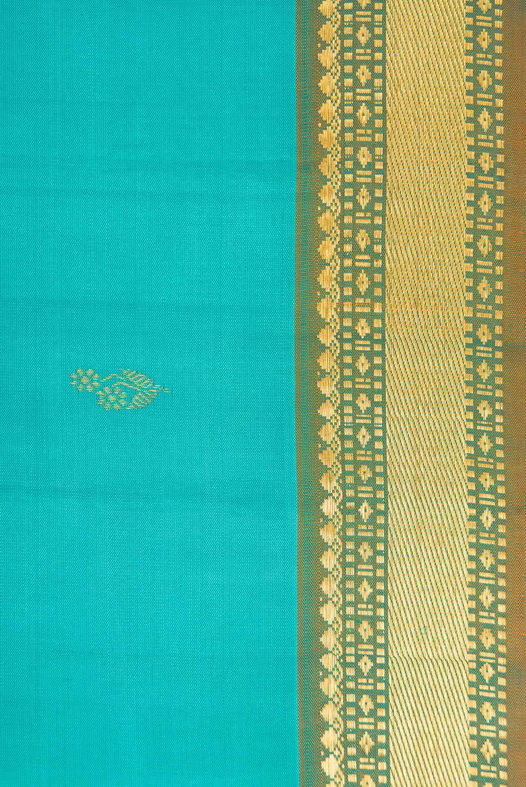 Border image of Sea Green Dual Tone Kanchipuram Silk Saree with Zari Butta on the body and Zari Border. 