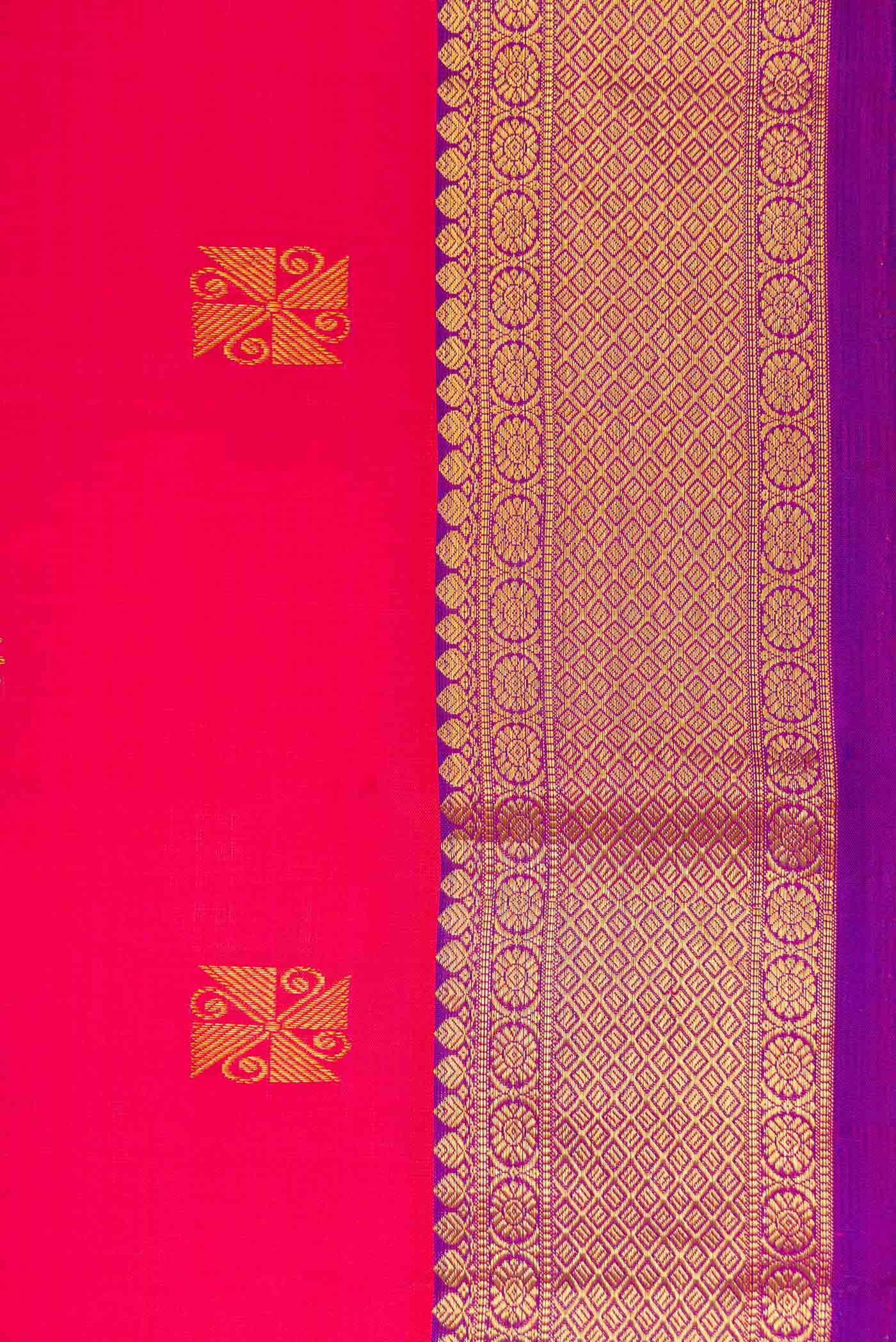 Border image of Pink Dual Tone Kanchipuram Silk Saree with Zari Butta on the body and Zari Border. 
