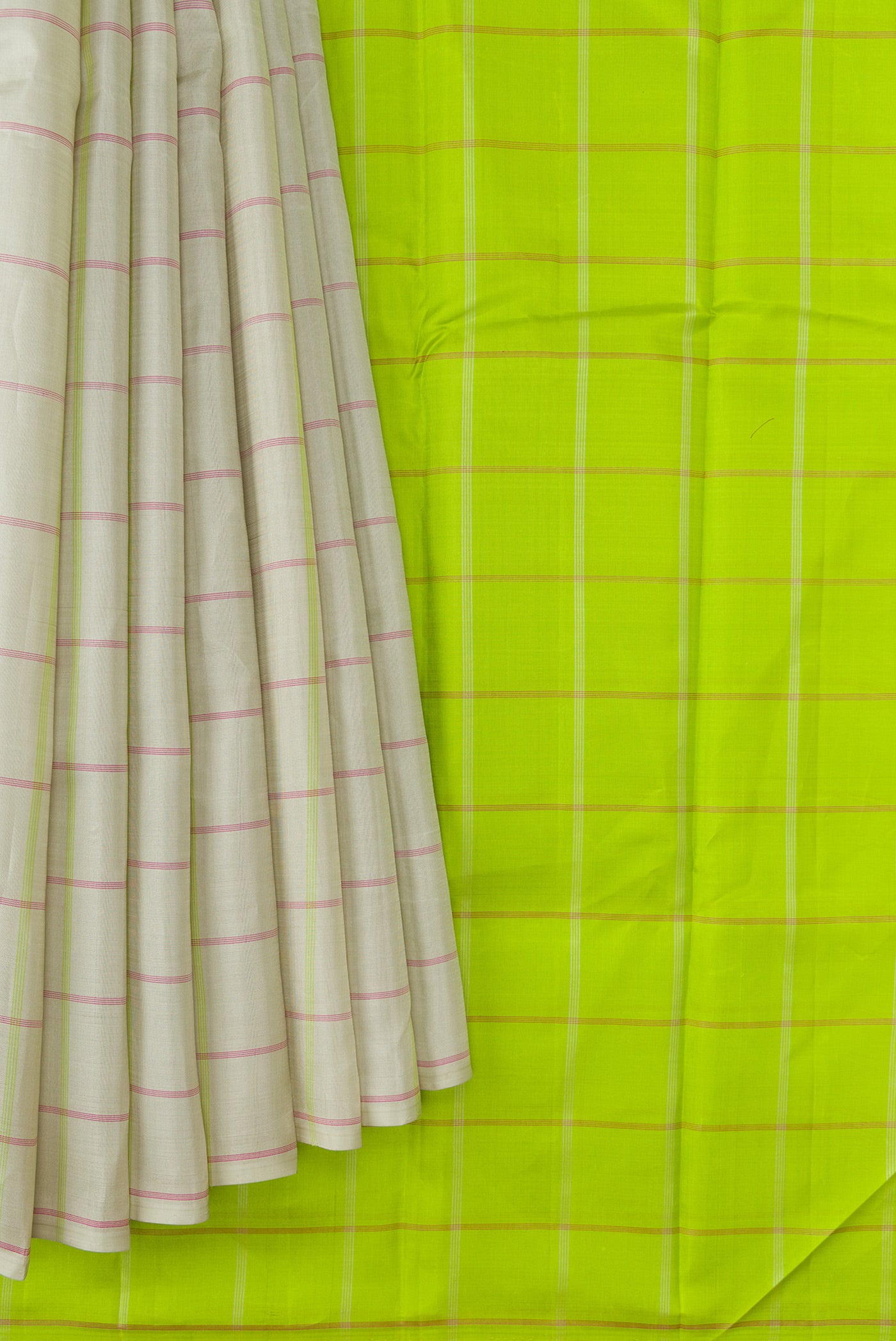 Pleats and pallu of Beige Dual Tone Kanjivaram Silk Saree with Checked design on the body and Without Border. 