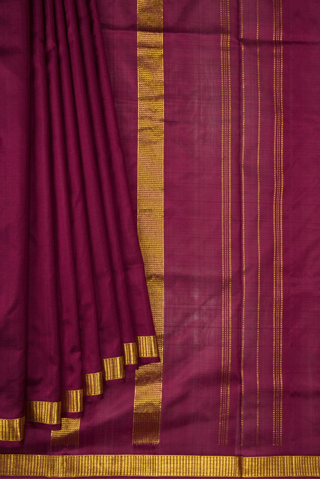 Pleats and pallu of Burgundy Dual Tone Kanjivaram Silk Nine Yards Saree with Plain Body and Zari Border. 