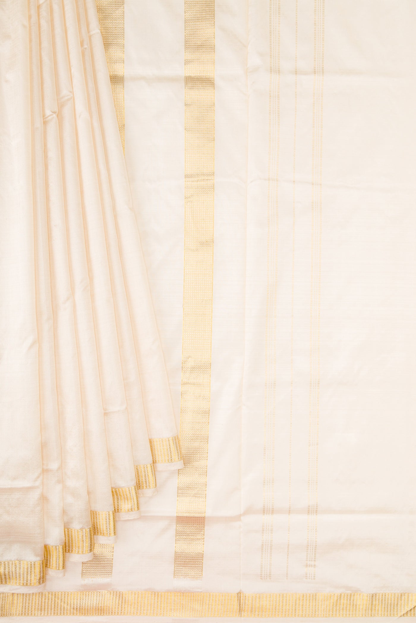Pleats and pallu of Sandal Dual Tone Kanjivaram Silk Nine Yards Saree with Plain Body and Zari Border. 