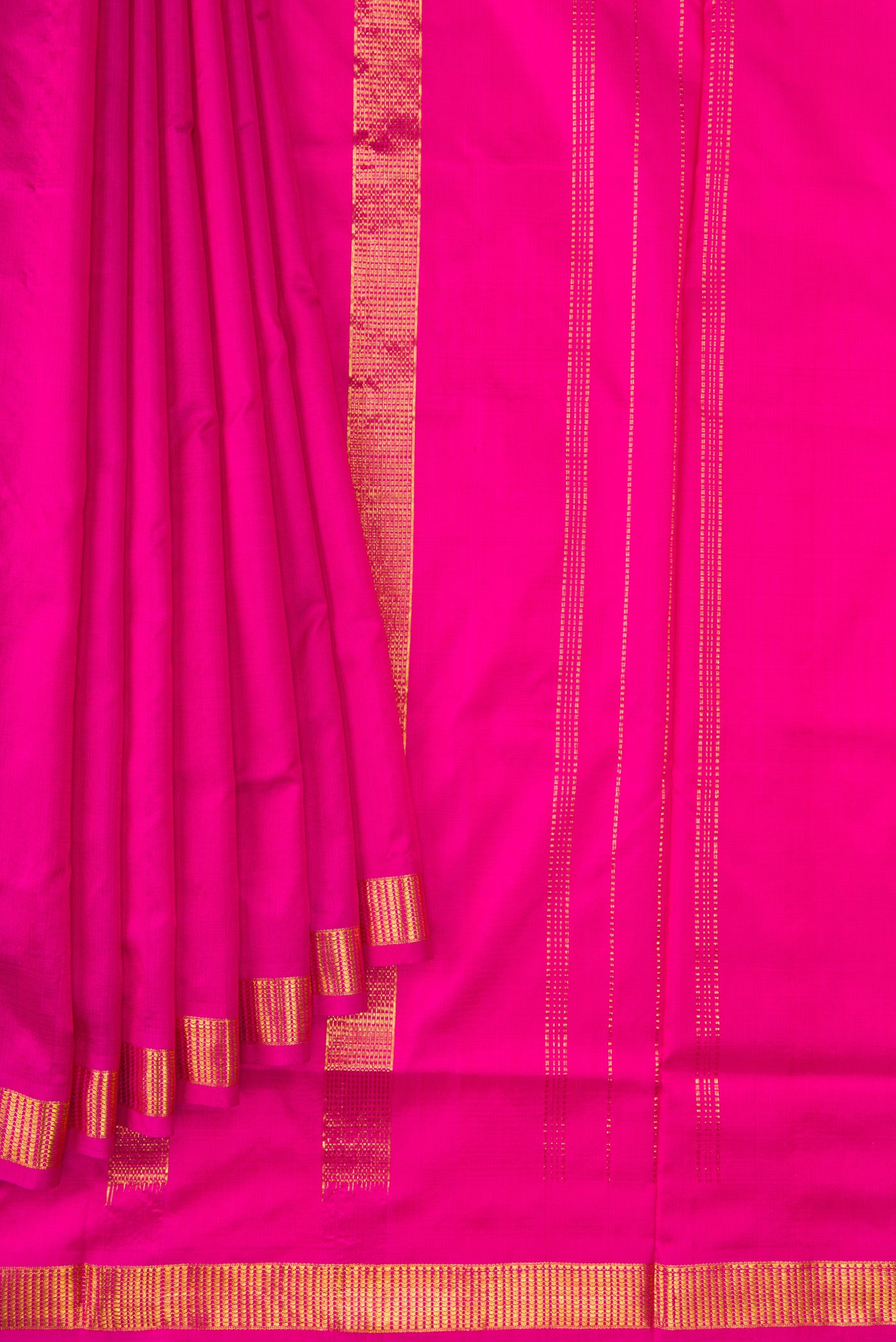 Pleats and pallu of Dark Pink Dual Tone Kanjivaram Silk Nine Yards Saree with Plain Body and Zari Border. 