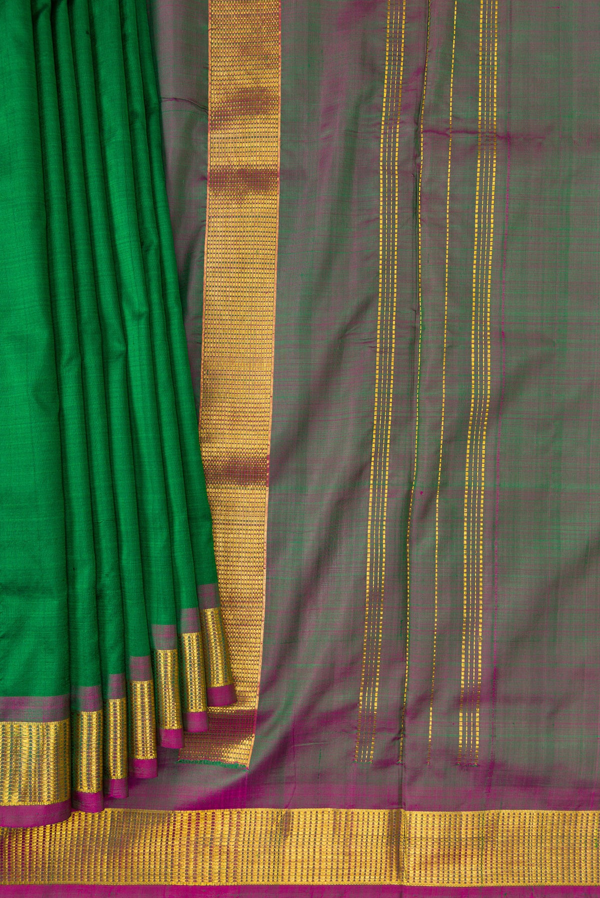 Pleats and pallu of Bottle Green Dual Tone Kanchipuram Silk Nine Yards Saree with Plain Body and Zari Border. 