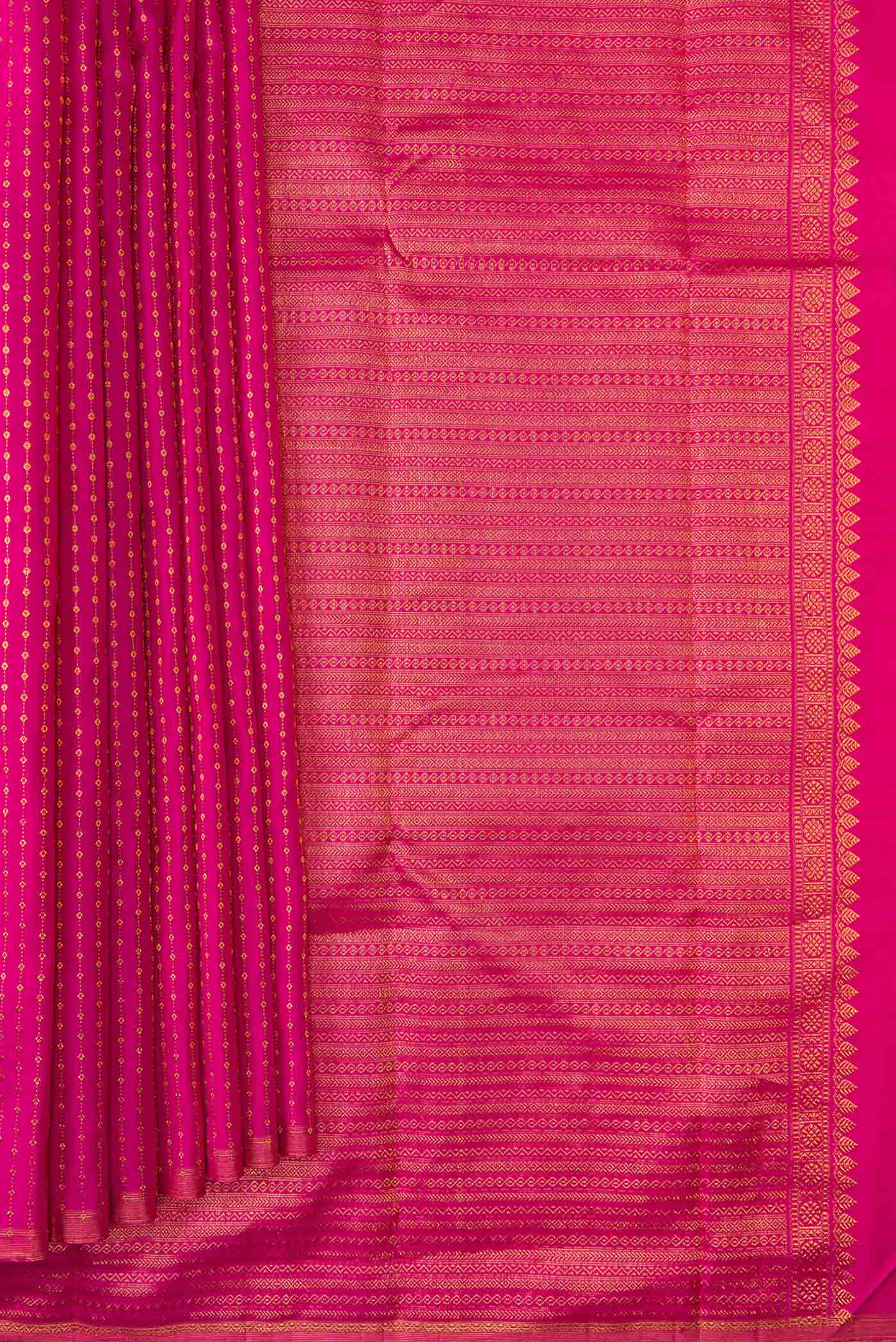 Pleats and pallu of Pink Dual Tone Kanchipuram Silk Saree with Stripes on the body and Zari Border. 