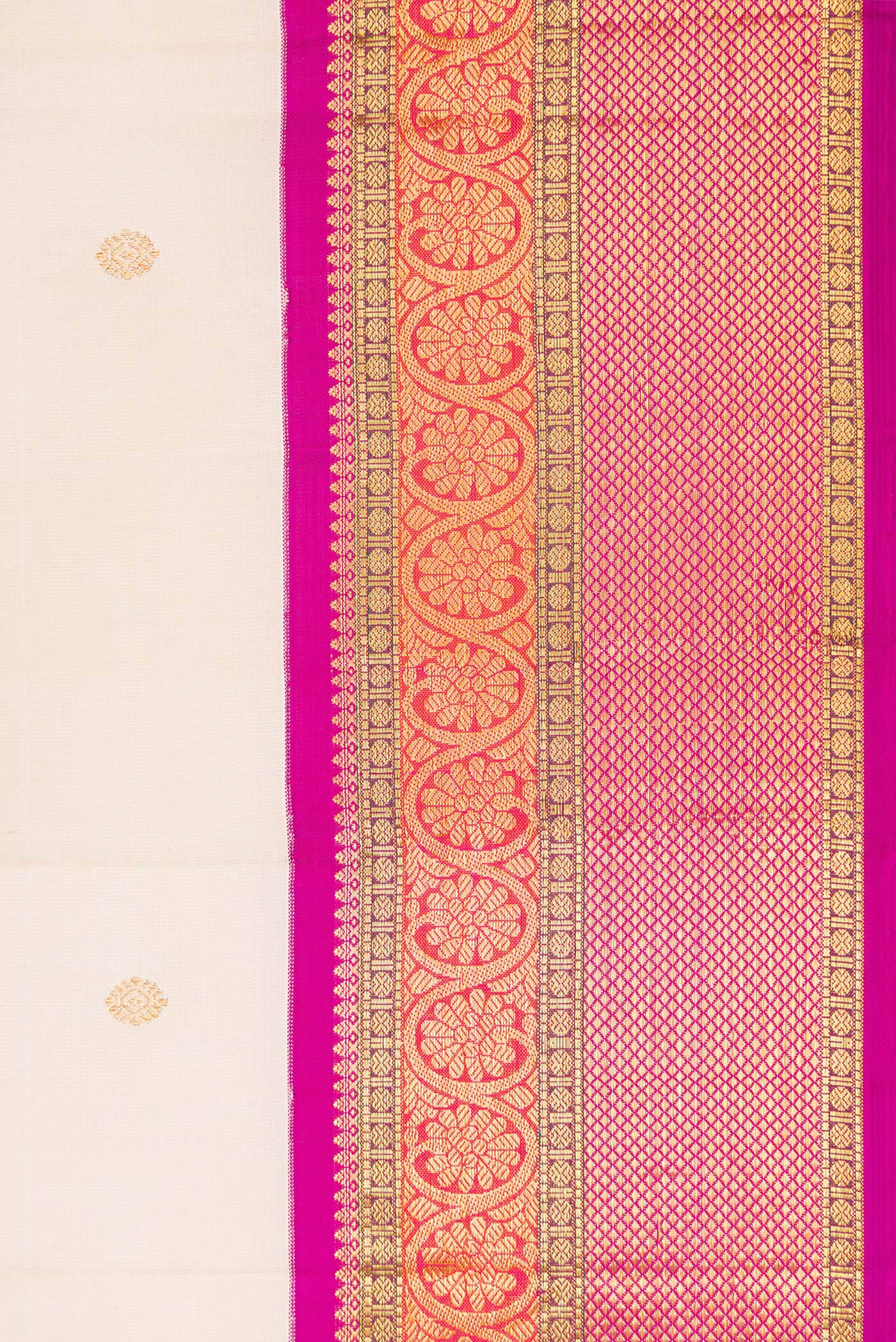Border image of Pure Silk Pure Zari Beige Dual Tone Kanjivaram Saree with Zari Butta on the body and Zari Border. 