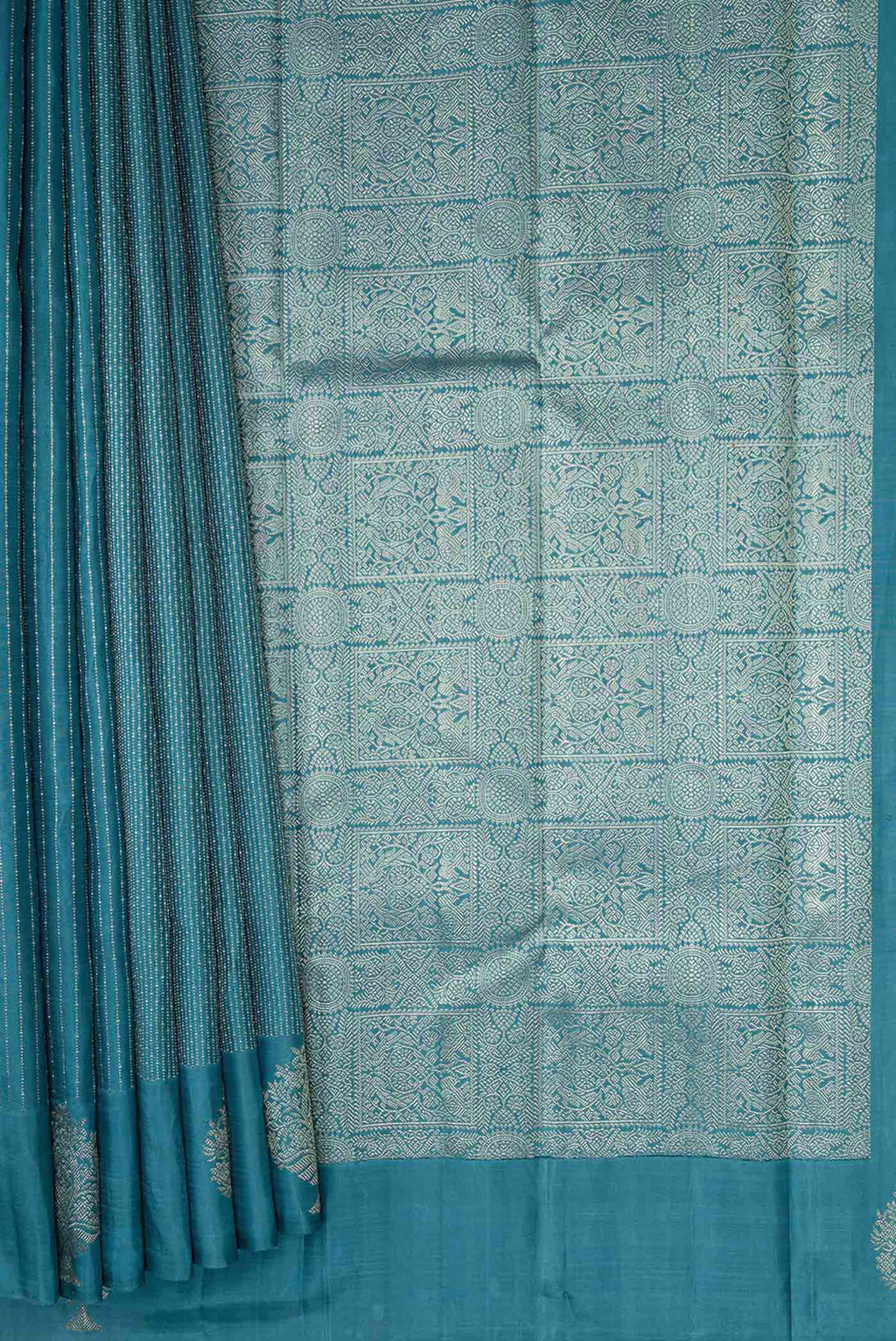 Pleats and pallu of Blue Dual Tone Soft Silk Saree with Stripes on the body and Fancy Border