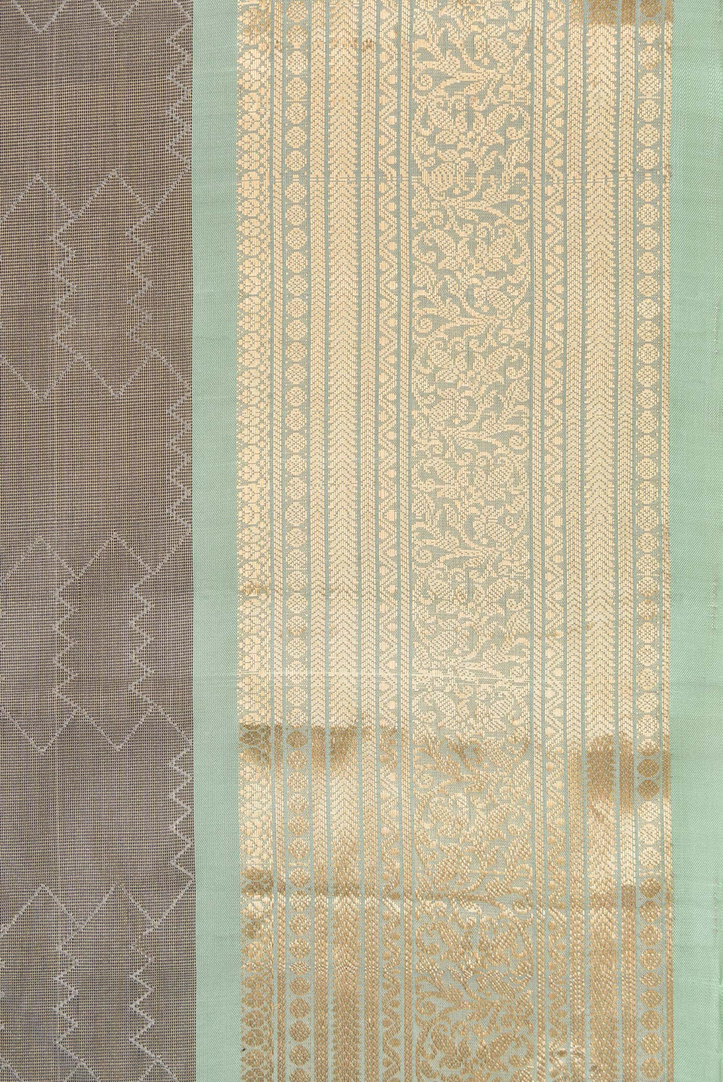 Border image of Grey Dual Tone Kanchipuram Tissue Silk Saree with Zari Brocade on the body and Zari Border. 
