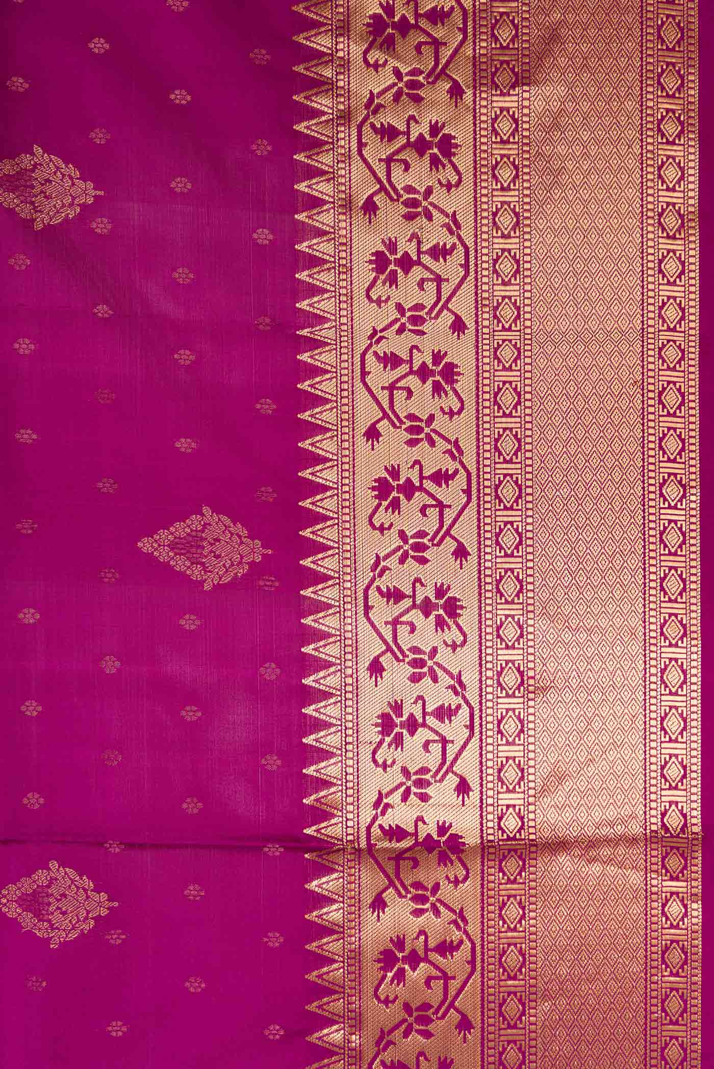 Border image of Magenta Dual Tone Soft Silk Saree with Zari Butta on the body and Zari Border. 
