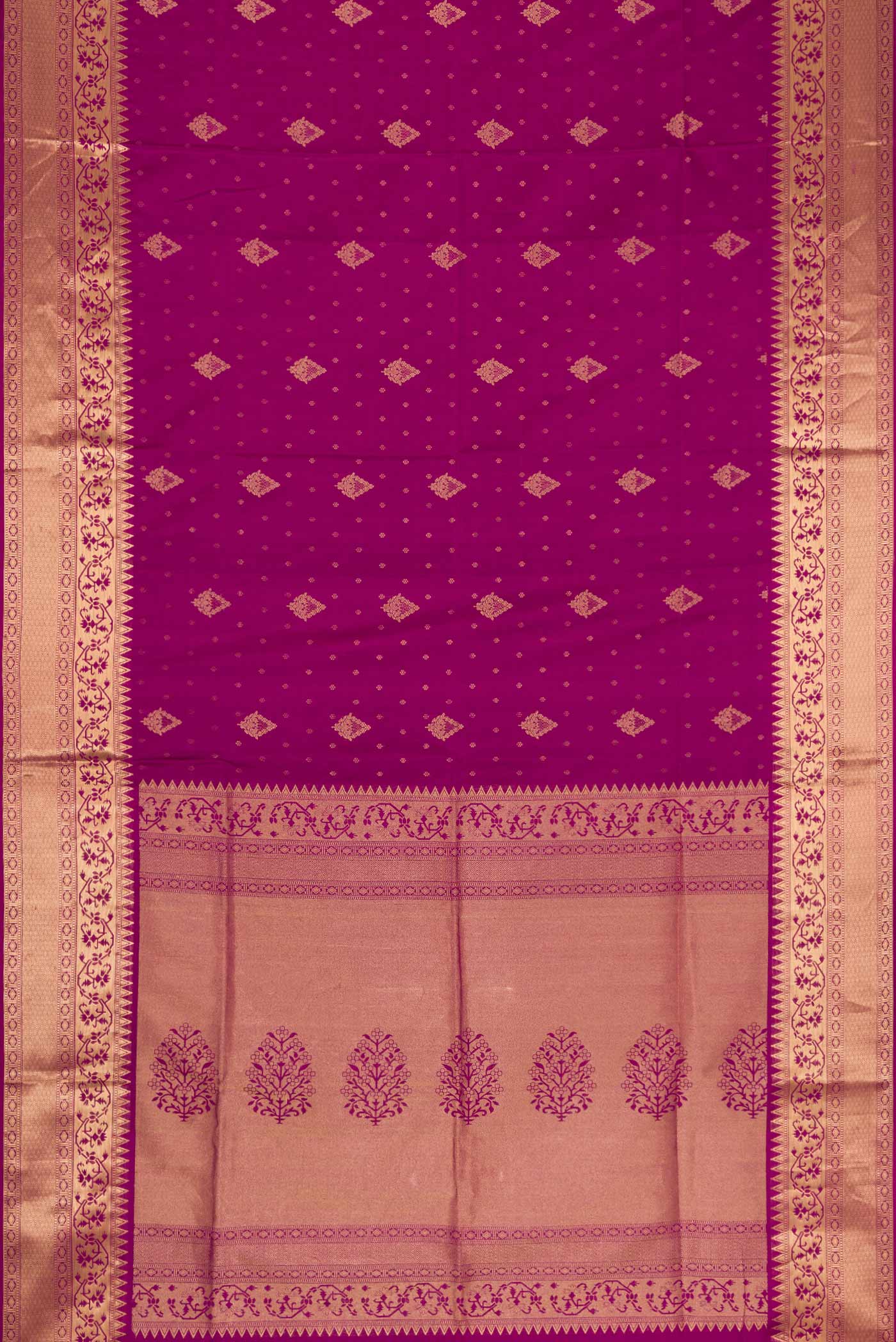 Flat view of Magenta Dual Tone Soft Silk Saree with Zari Butta on the body and Zari Border. 