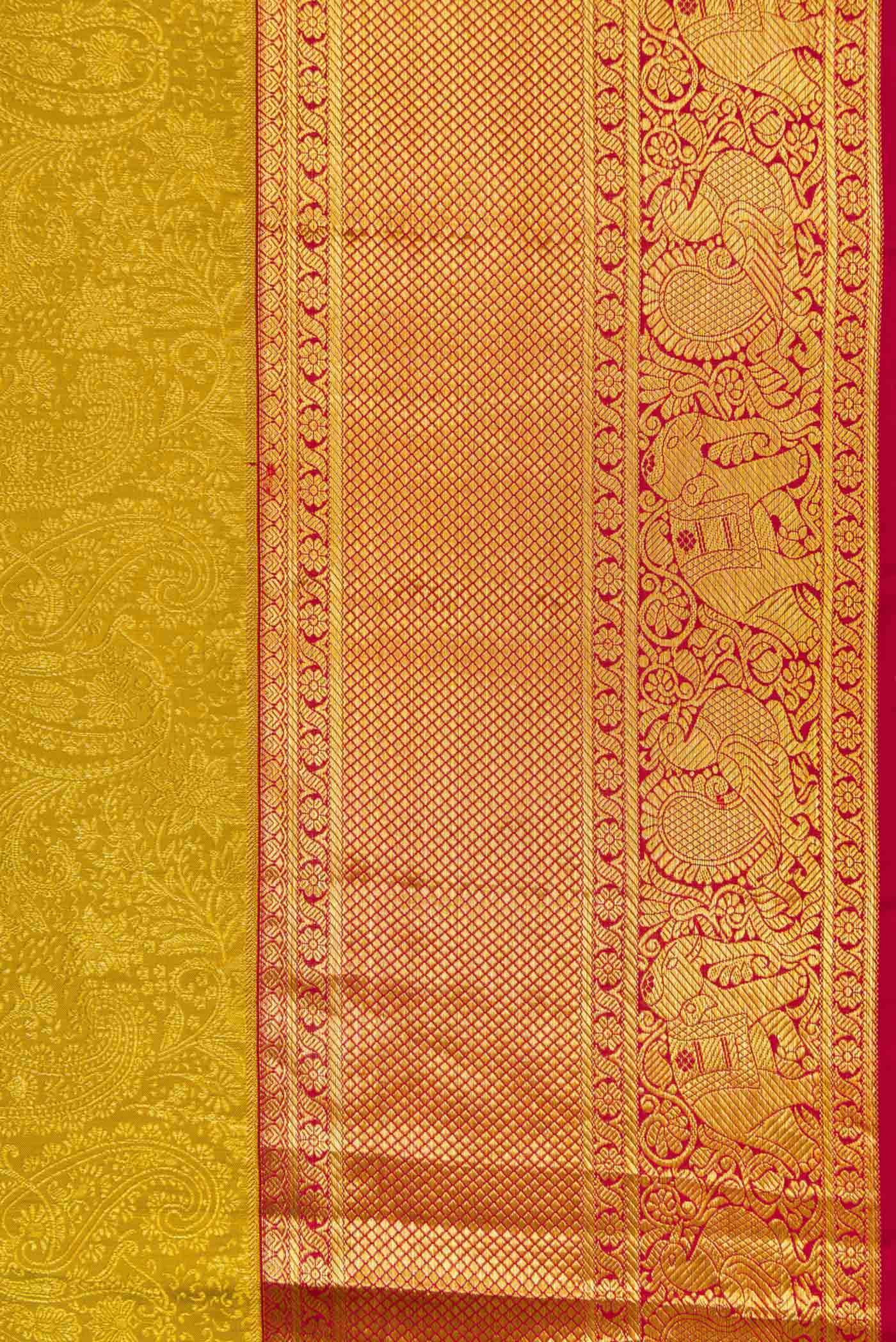 Border image of Mehandi Green Dual Tone Kanchipuram Silk Saree with Zari Brocade on the body and Zari Border. 