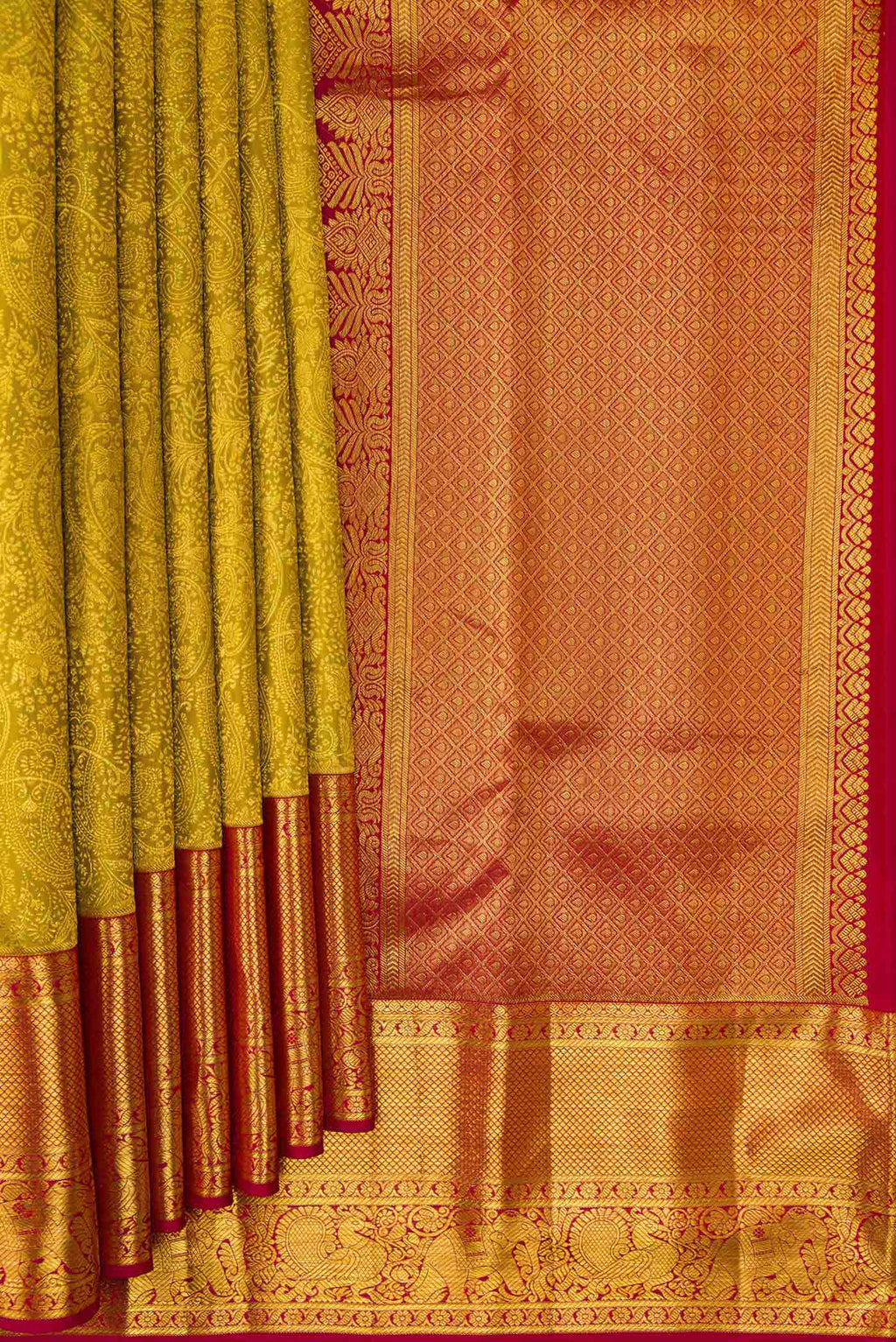Pleats and pallu of Mehandi Green Dual Tone Kanchipuram Silk Saree with Zari Brocade on the body and Zari Border. 