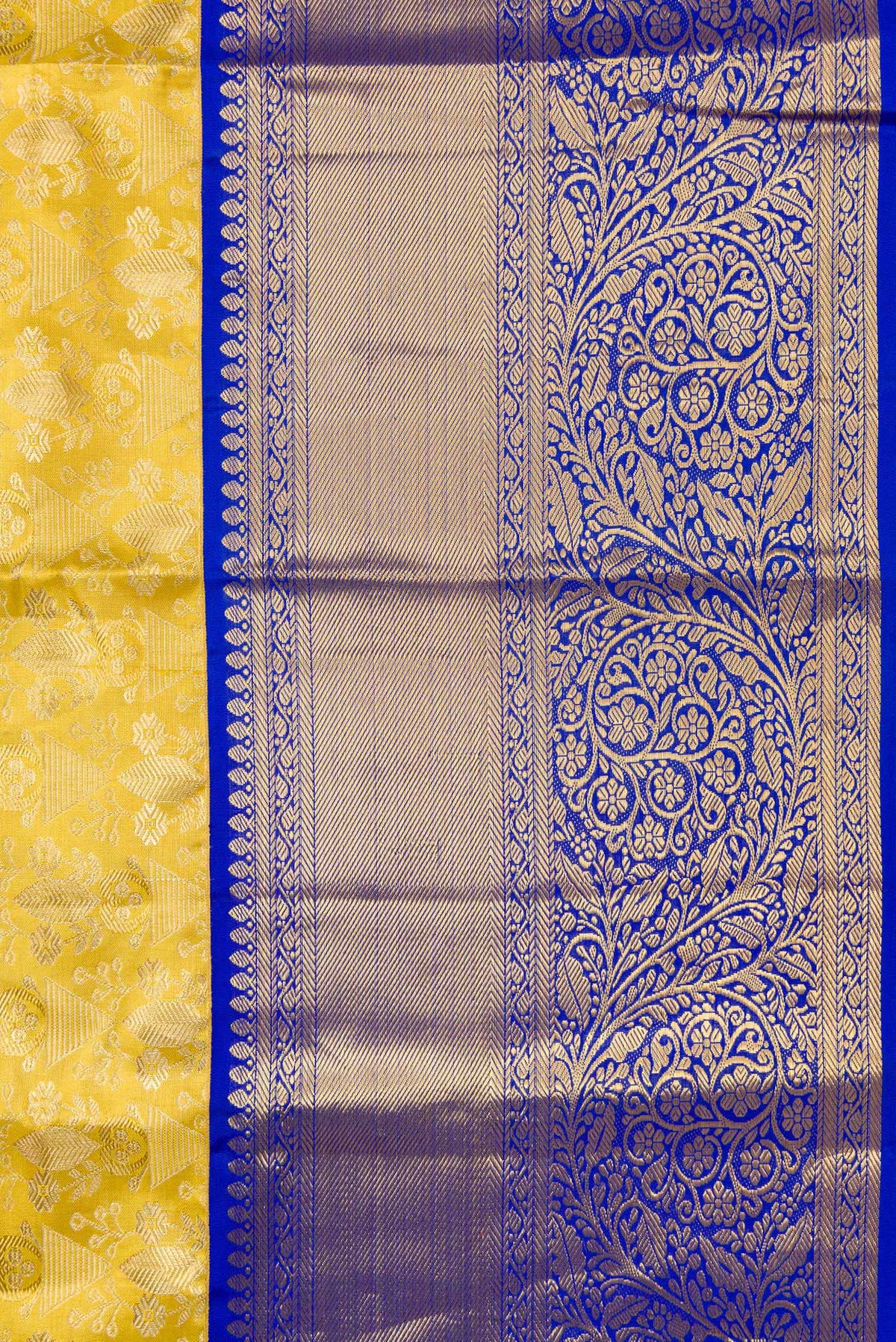 Border image of Gold Dual Tone Kanjivaram Tissue Silk Saree with Zari Brocade on the body and Zari Border. 