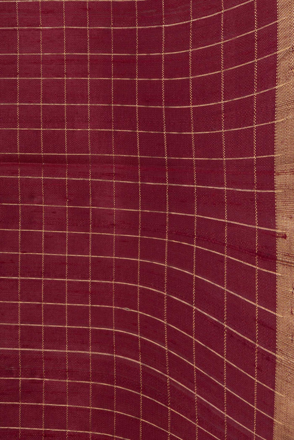Border image of Maroon Dual Tone Raw Silk Saree with Checked design on the body and Thin Zari Line. 