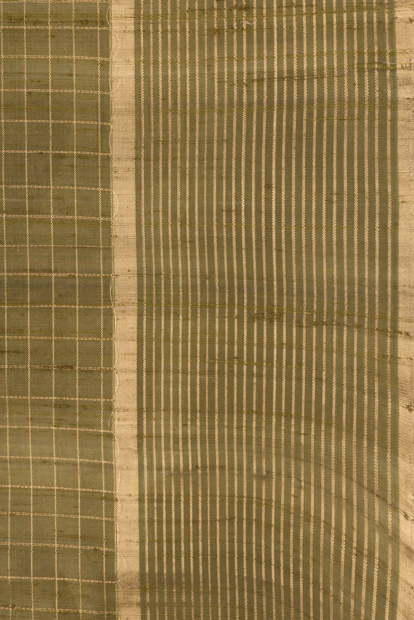 Border image of Mehandi Green Dual Tone Raw Silk Saree with Checked design on the body and Zari Border. 