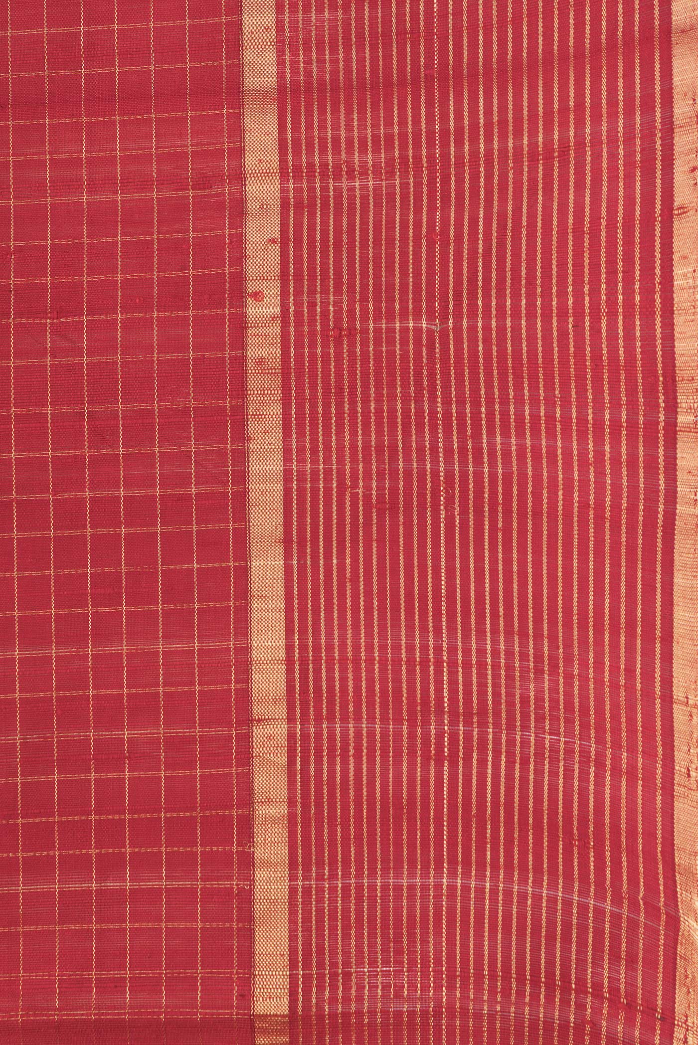 Border image of Red Dual Tone Raw Silk Saree with Checked design on the body and Zari Border. 