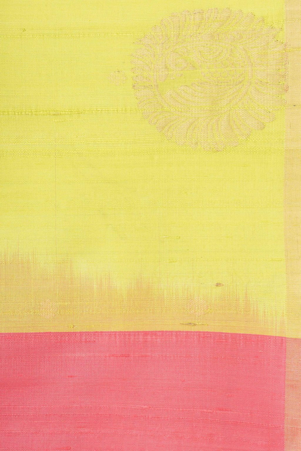 Border image of Pink Dual Tone Raw Silk Saree with Thread Butta on the body and Thin Zari Line. 