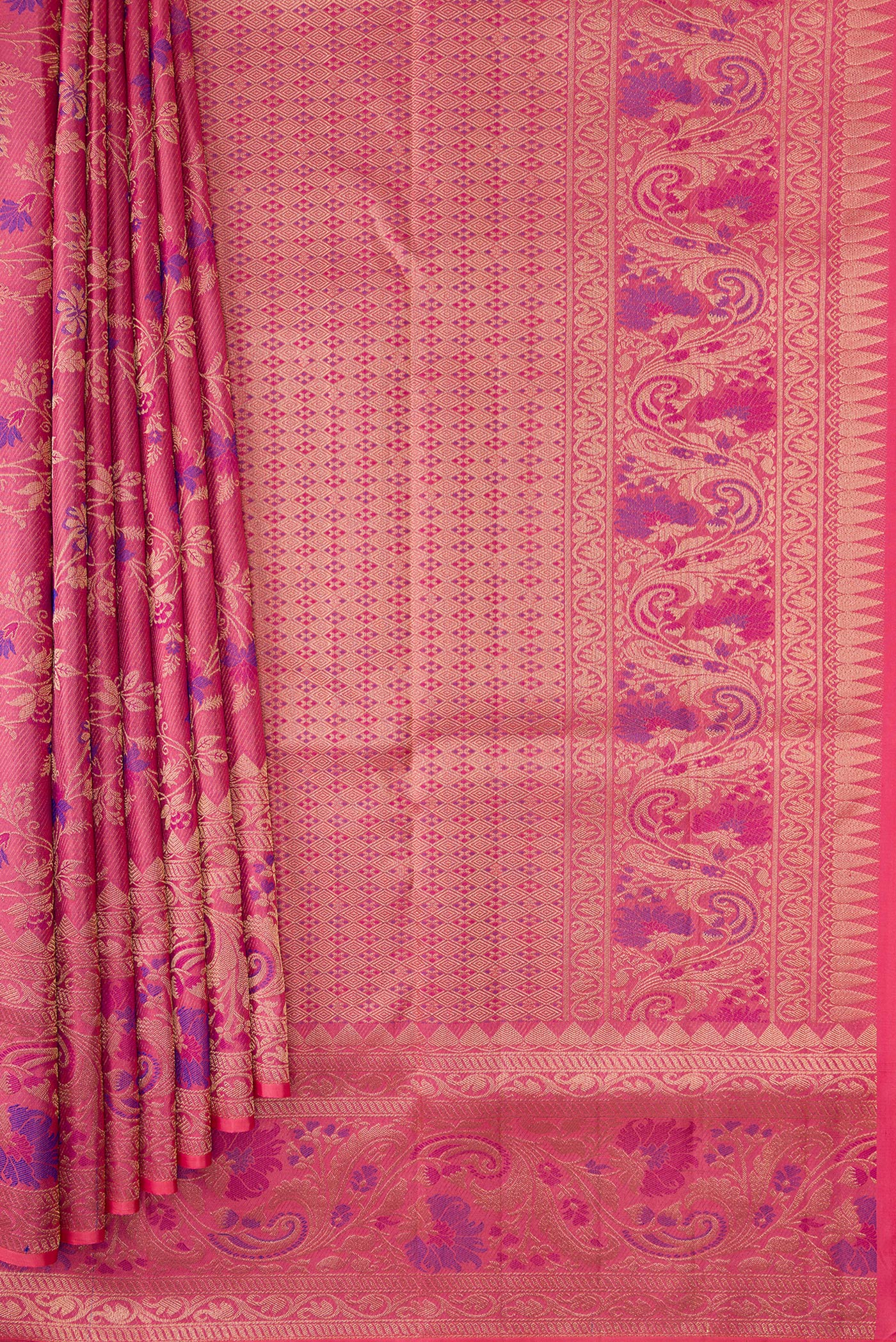 Pleats and pallu of Pink Dual Tone Kanchipuram Tissue Silk Saree with Zari Brocade on the body and Fancy Border. 